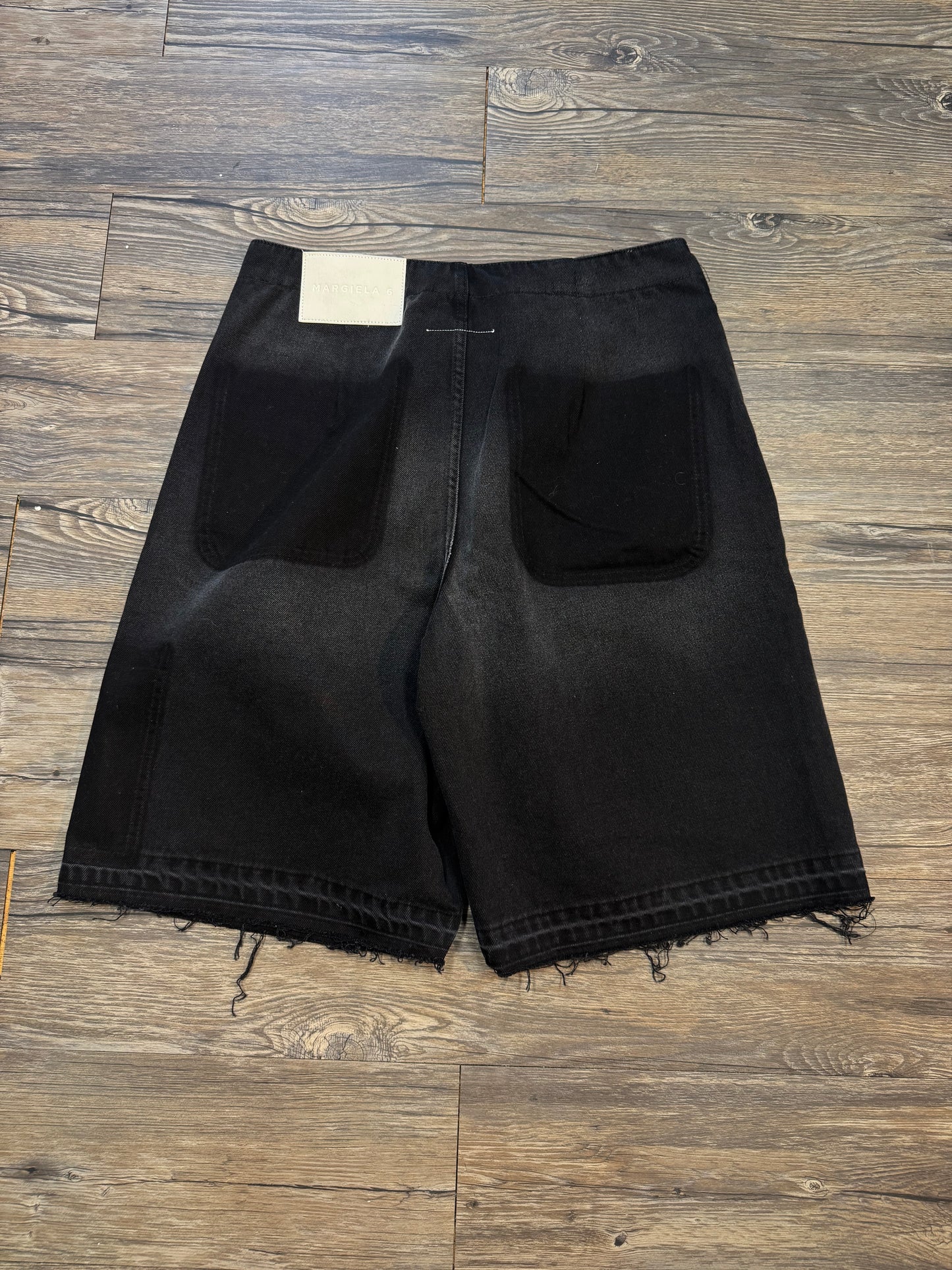 MM6 DOUBLE KNEE CUTOFF JORTS (32)