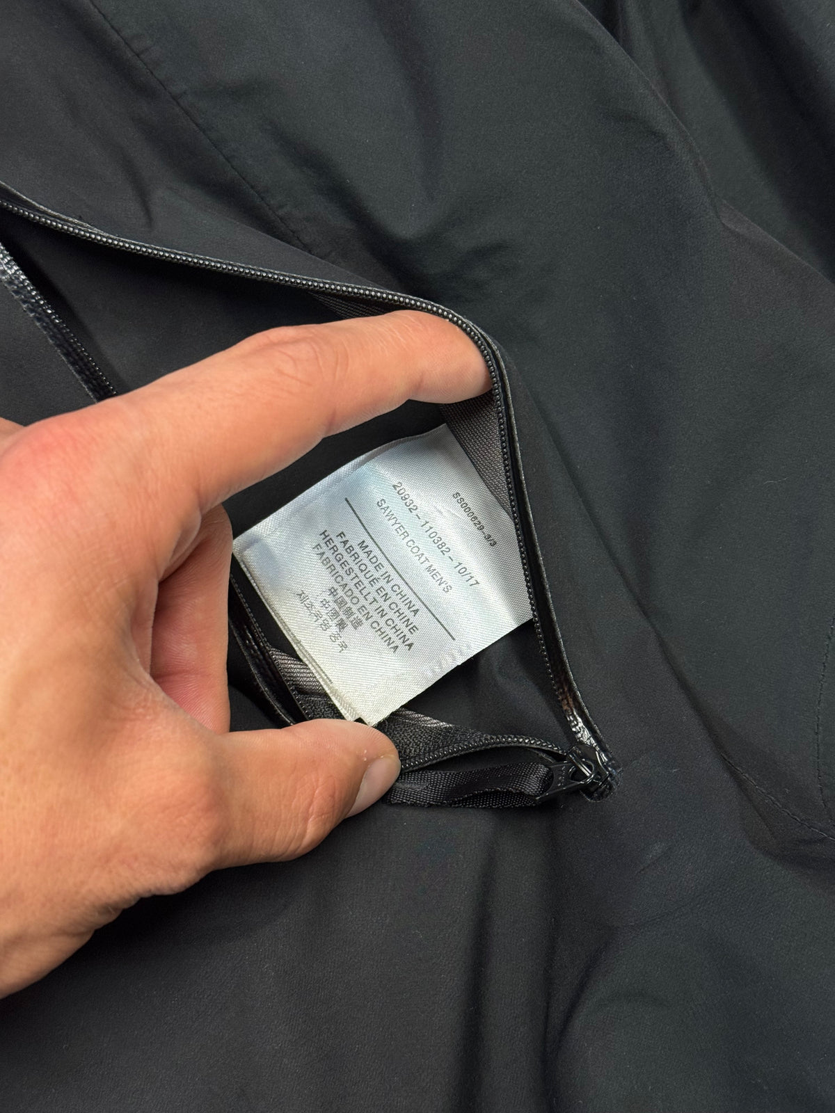 ARCTERYX SAWYER COAT SHELL LIGHTWEIGHT JACKET (XL)