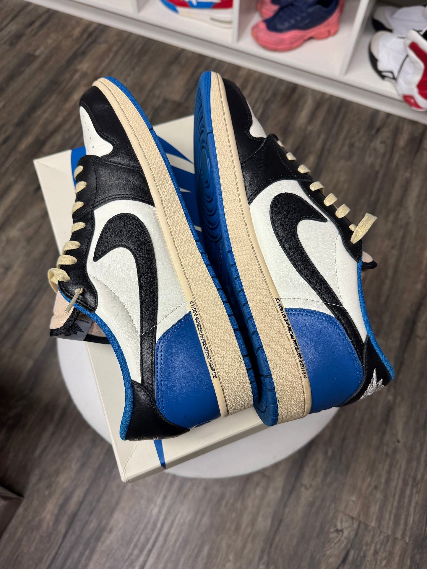 JORDAN 1 LOW TRAVIS SCOTT X FRAGMENTS (13)