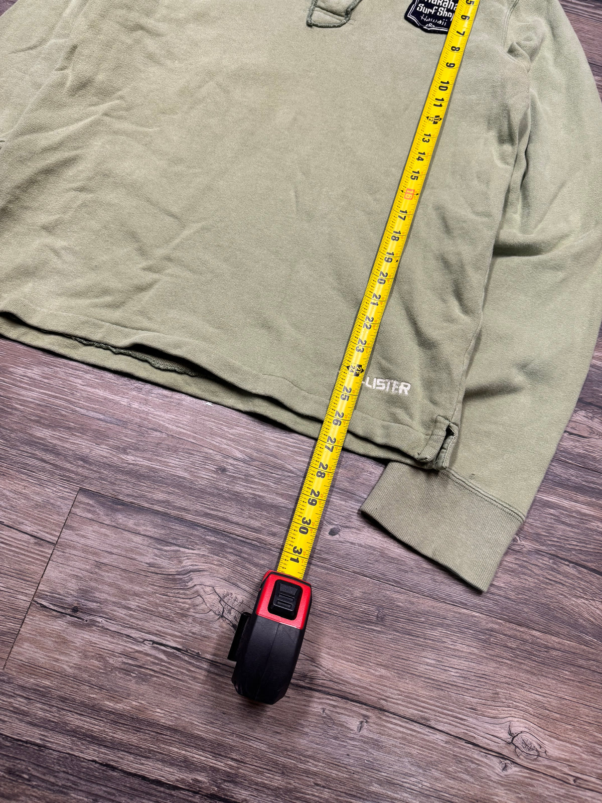 HOLLISTER LONG SLEEVE QUARTER-BUTTON POLO (L)