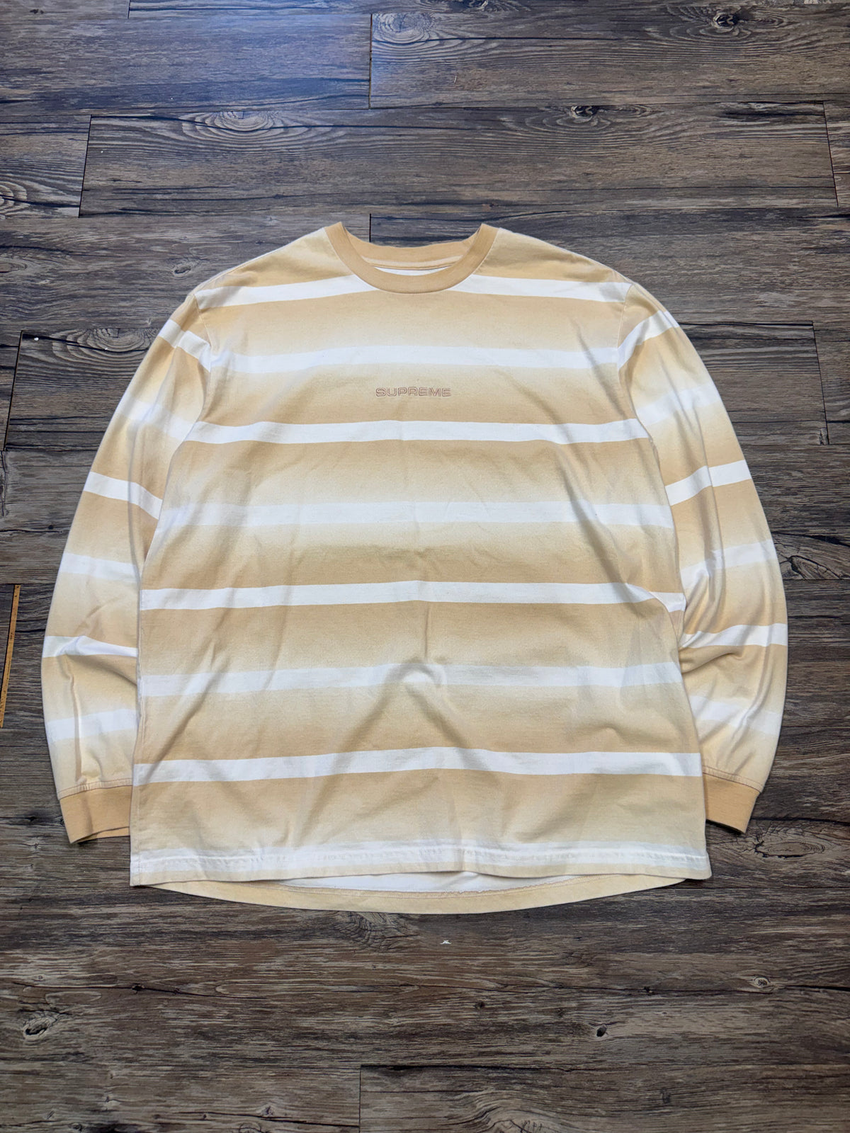SUPREME CREME STRIPED LOGO CREWNECK (M)