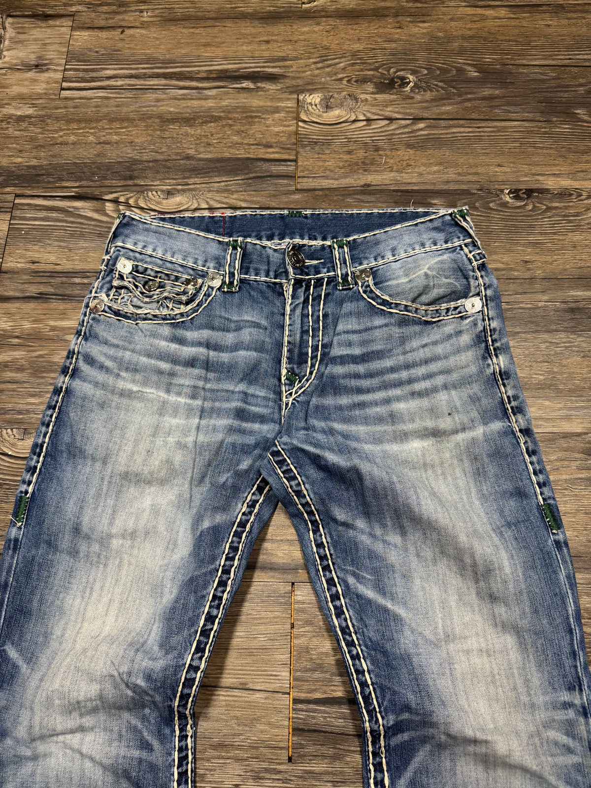 TRUE RELIGION STRAIGHT LEG RICKY SUPER-T STITCH JEANS (31)