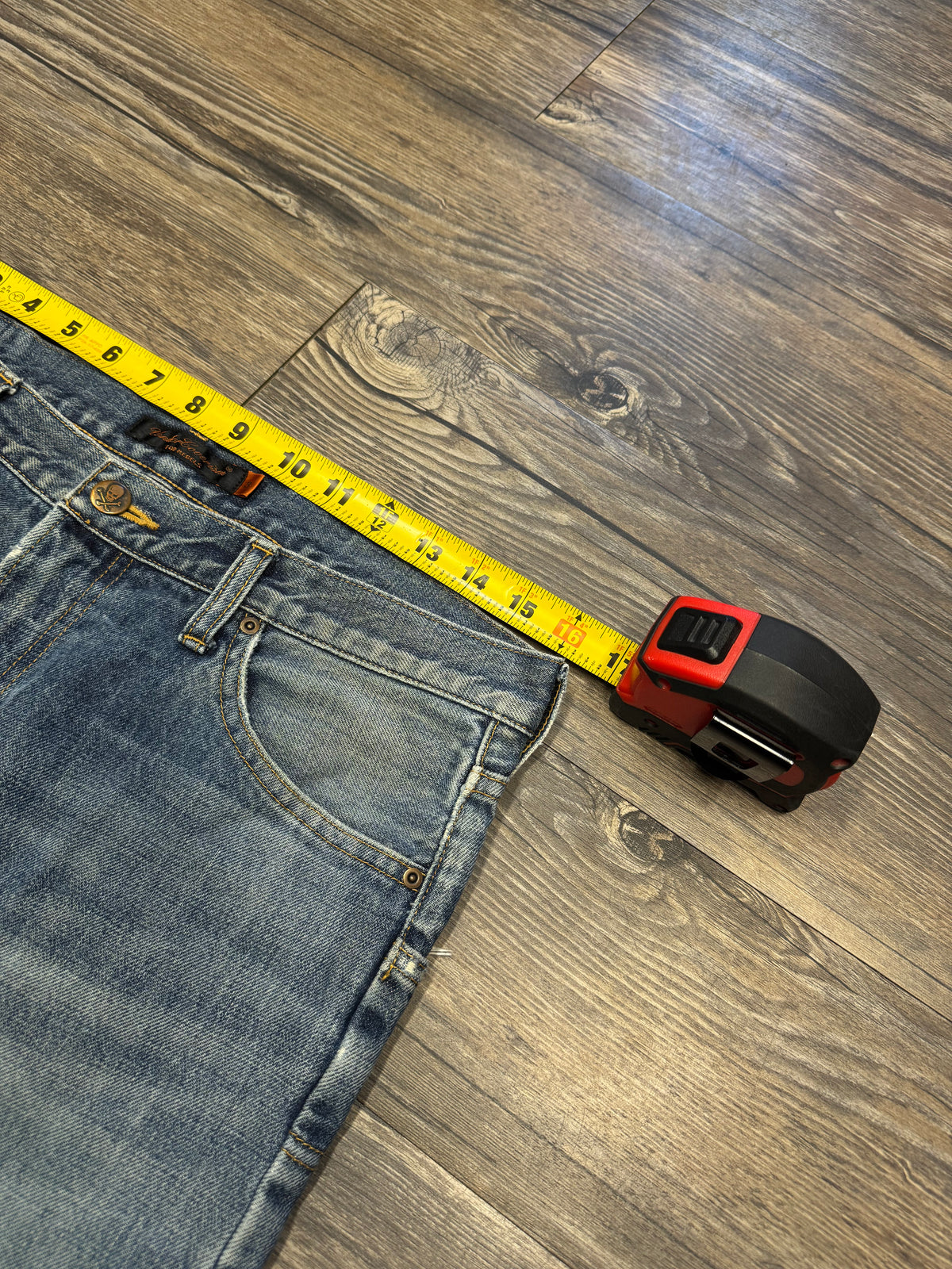 UNDERCOVER ‘BAD APPLE’ DISTRESSED DENIM JEANS (3)