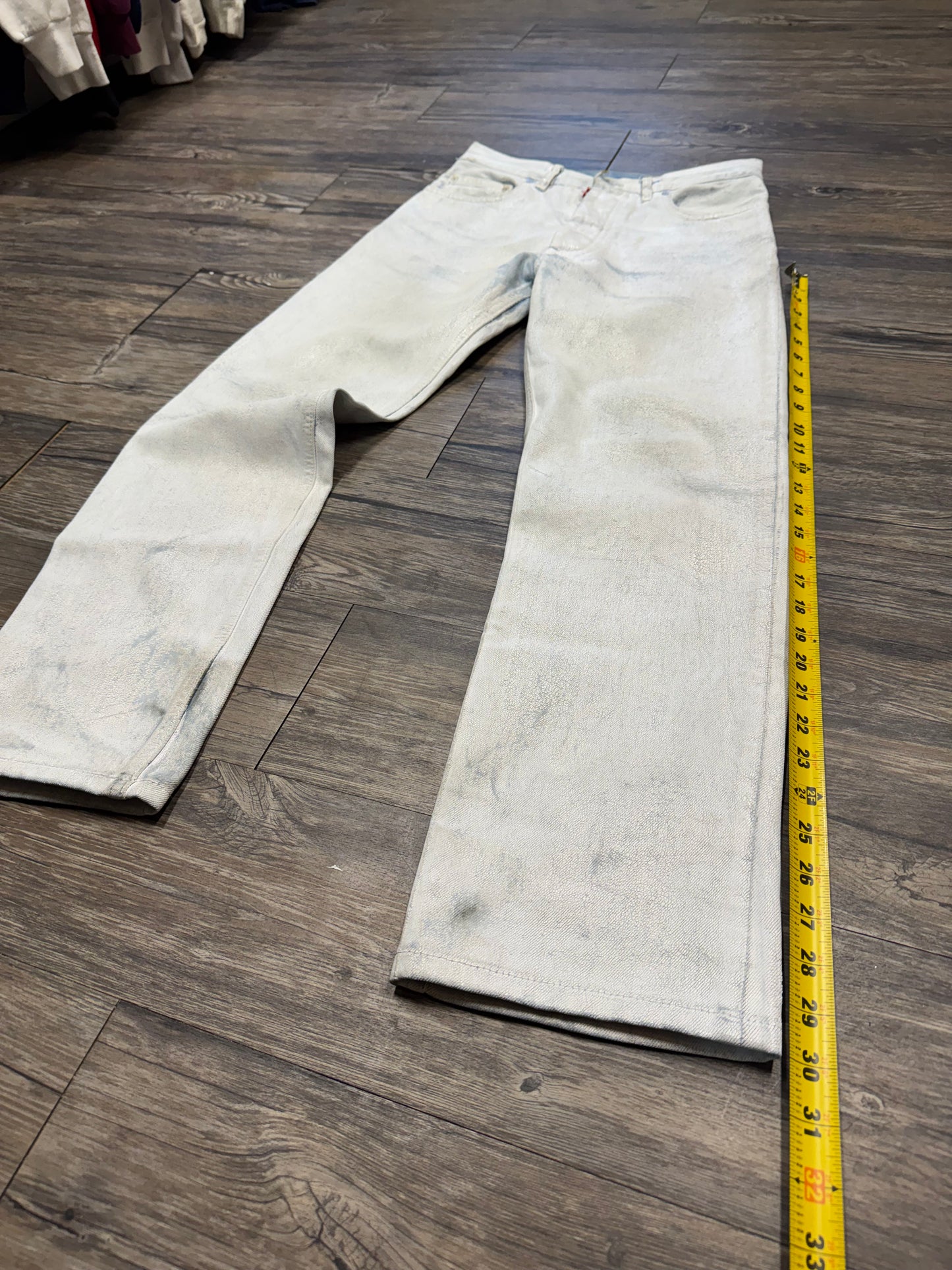 MAISON MARGIELA PAINTED WHITE DENIM JEANS (30)