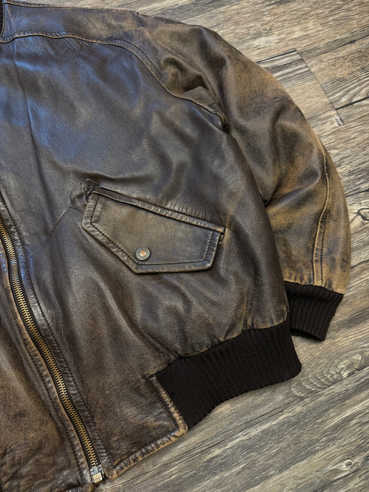 2000’s GUCCI TOM FORD LEATHER BOMBER JACKET (M)