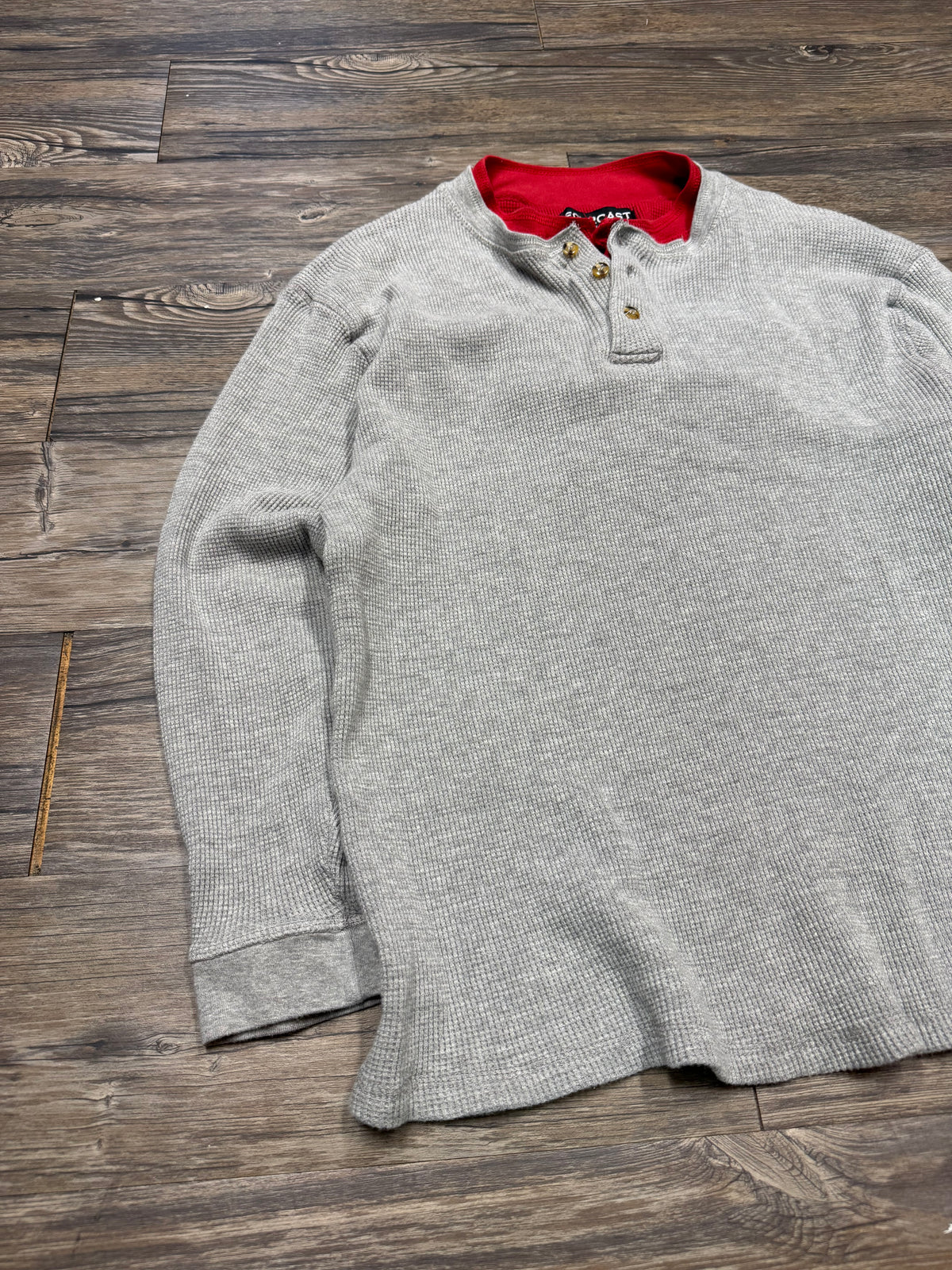 LAYETED GREY/RED WAFFLE-KNIT THERMAL PULL OVER (M)