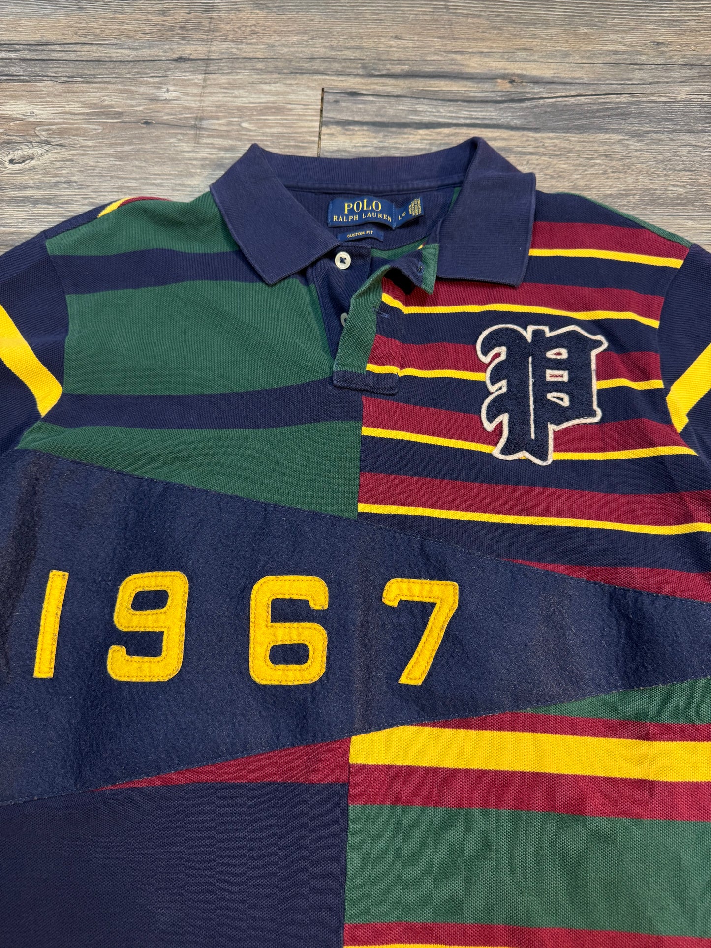 POLO RALPH LAUREN PATCHWORK FLAG POLO (L)