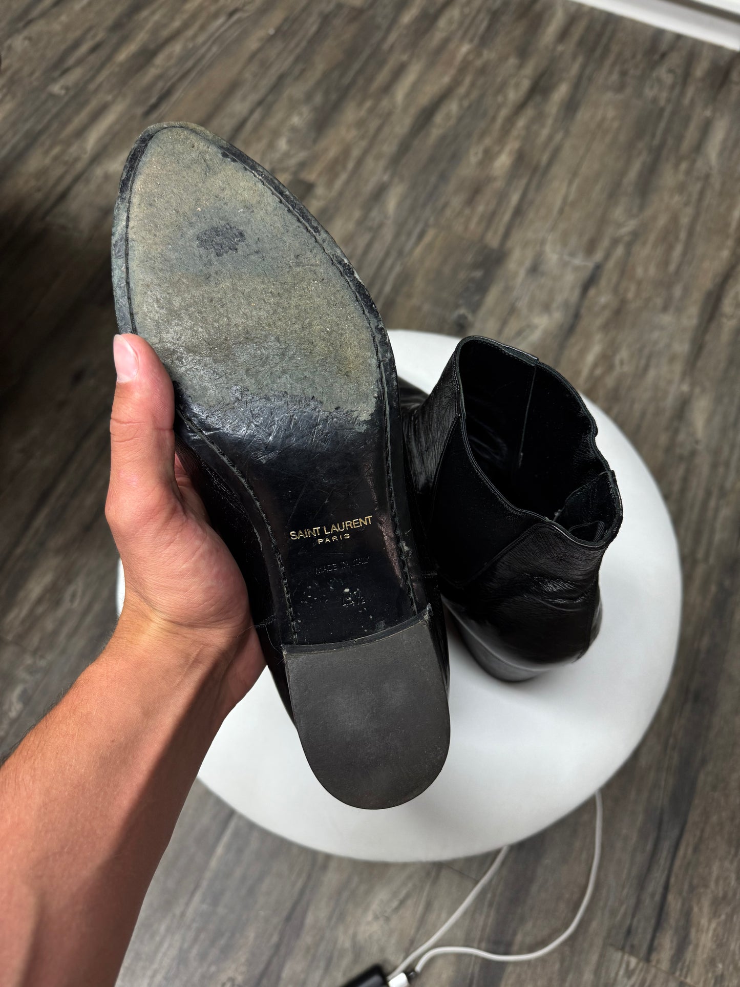 SAINT LAURENT HEDI SLIMANE 60S BLACK PATENT CHELSEA BOOTS (44.5)