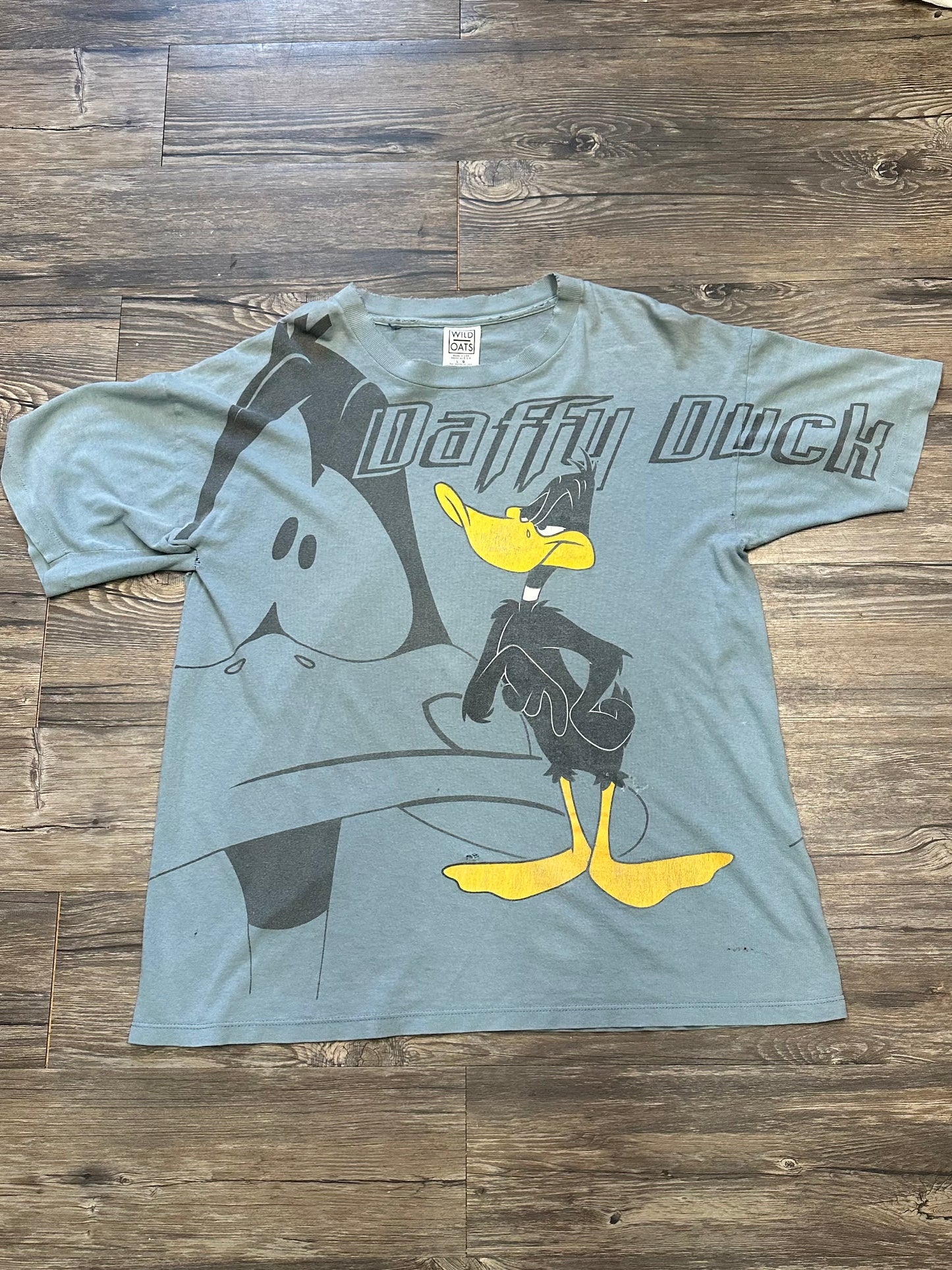 DAFFY DUCK GRAPHIC DISTRESSED T-SHIRT (LARGE)