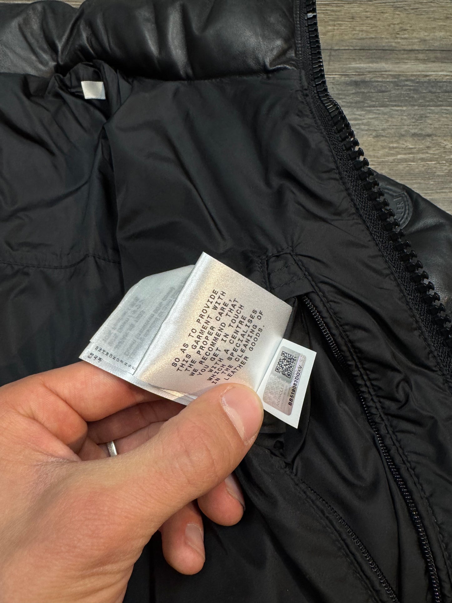 MONCLER LEATHER PUFER JACKET (MEDIUM)