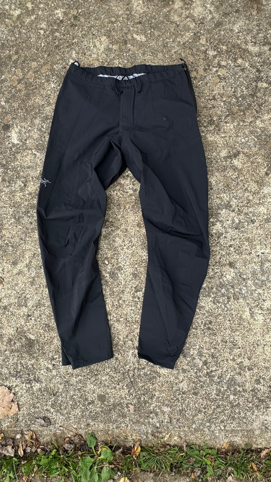 ARC'TERYX BLACK SHELL PANTS (L)