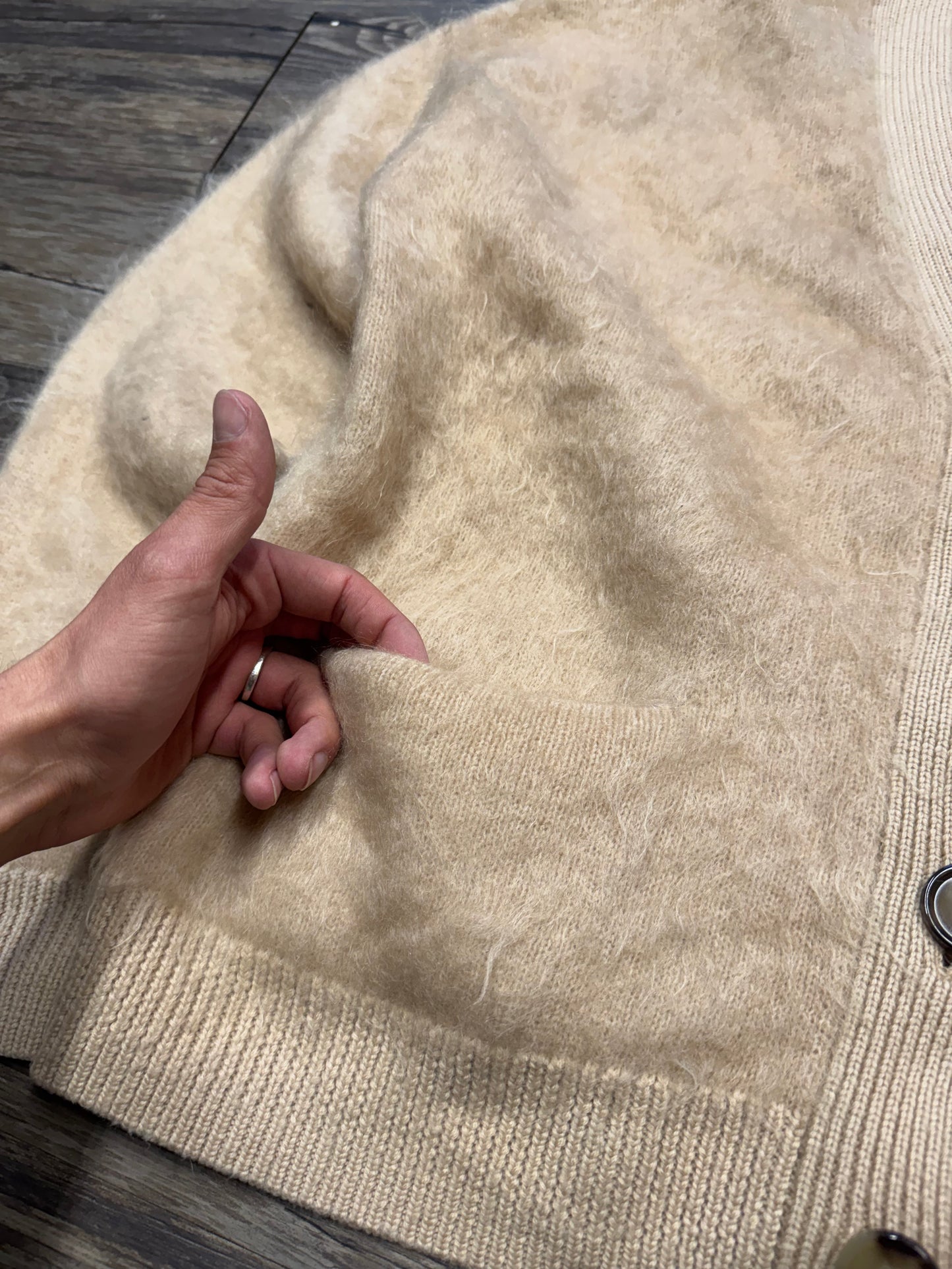 ACNE STUDIOS CREAM MOHAIR CARDIGAN (M)