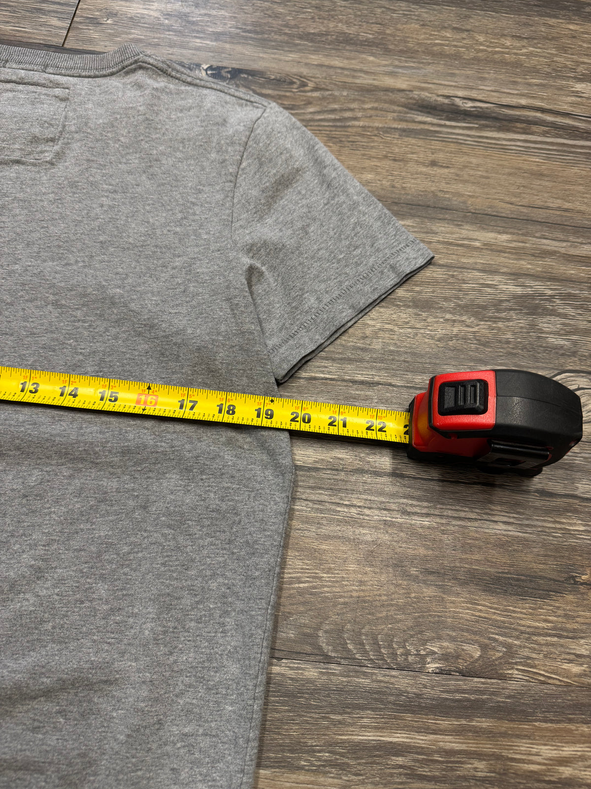 ABERCROMBIE & FITCH "IN CASE OF EMERGENCY BREAK DANCE" T-SHIRT (L)