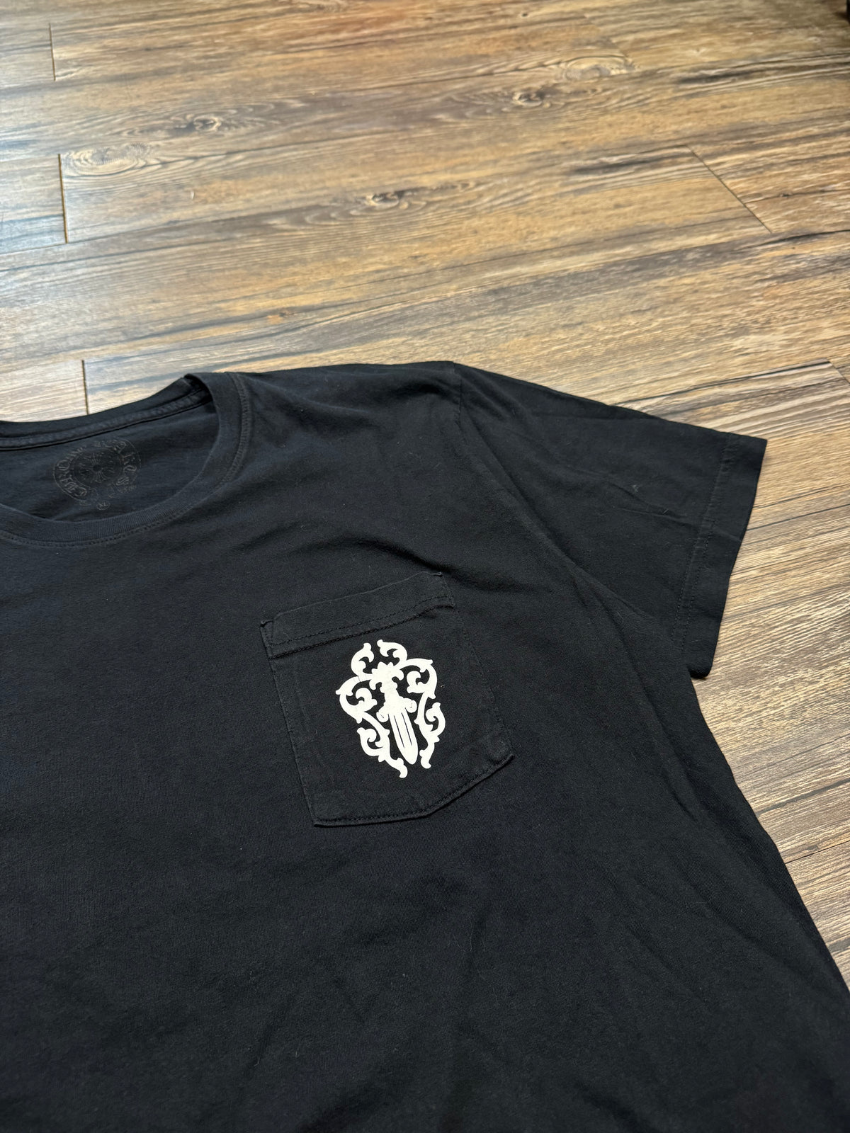 CHROME HEARTS DAGGER GRAPHIC T-SHIRT (XL)