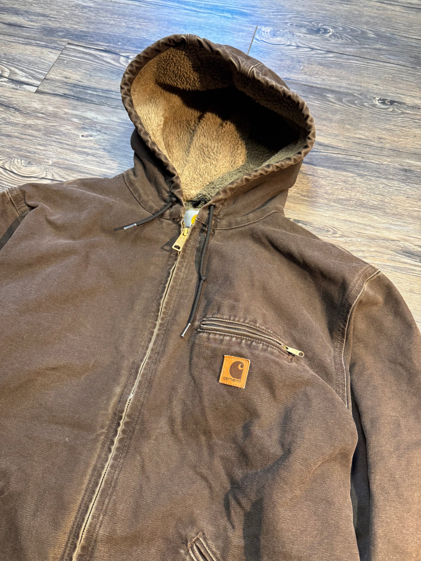 VINTAGE SHEARLING LINED HOODED CARHARTT JACKET (L)