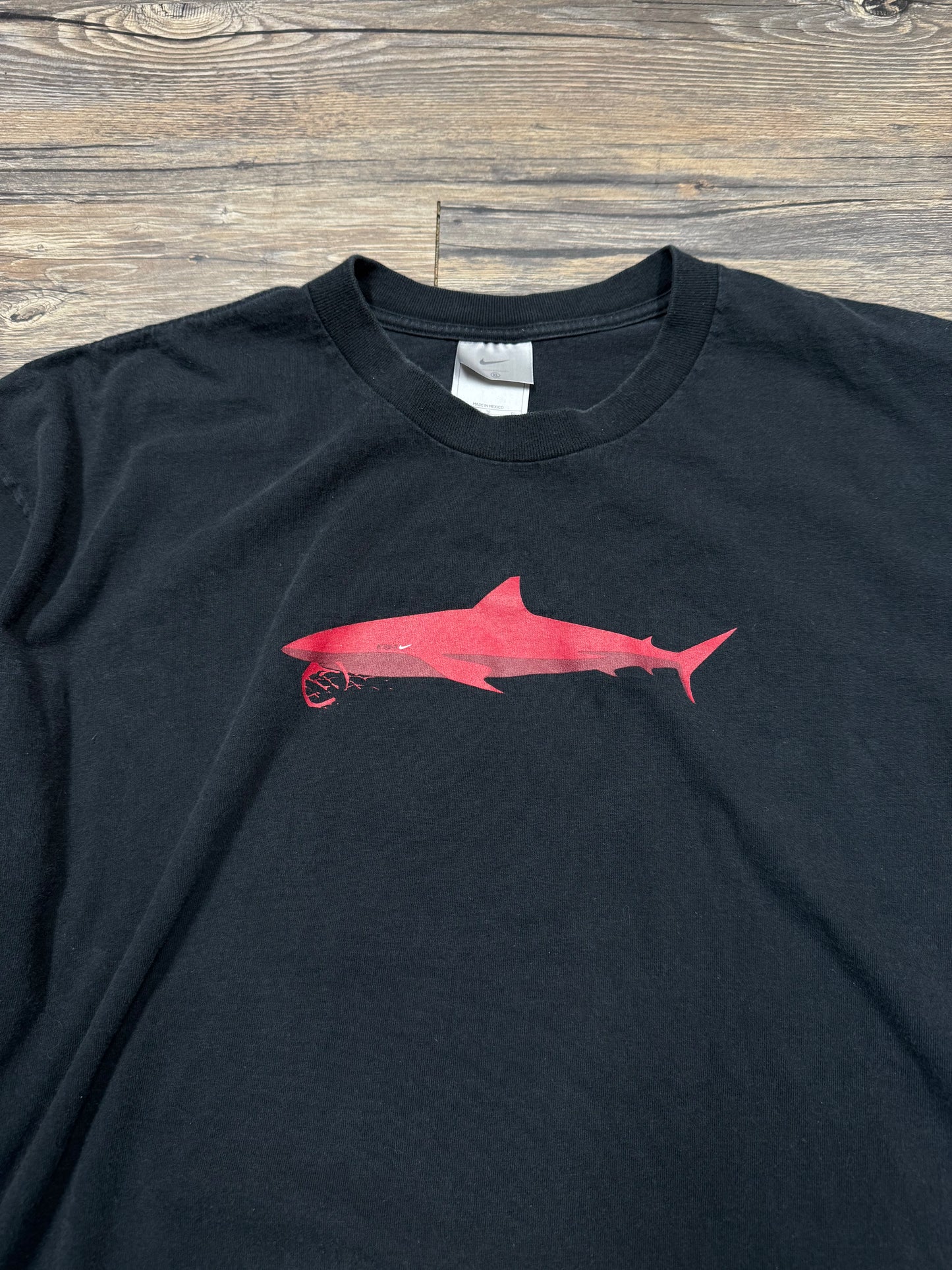NIKE GREAT WHITE SHARK TEE (XL)