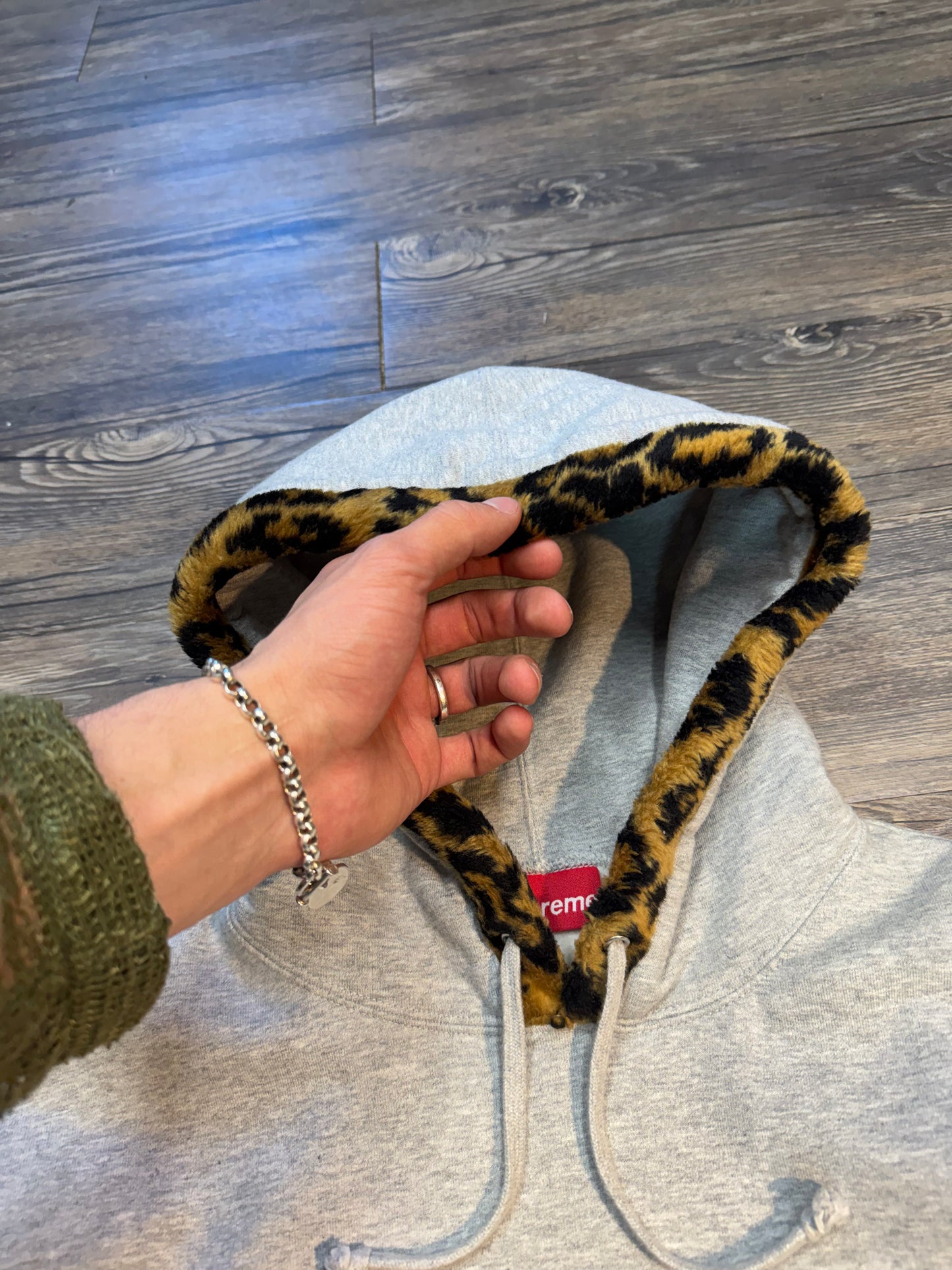 SUPREME LEOPARD TRIM LOGO HOODIE (M)