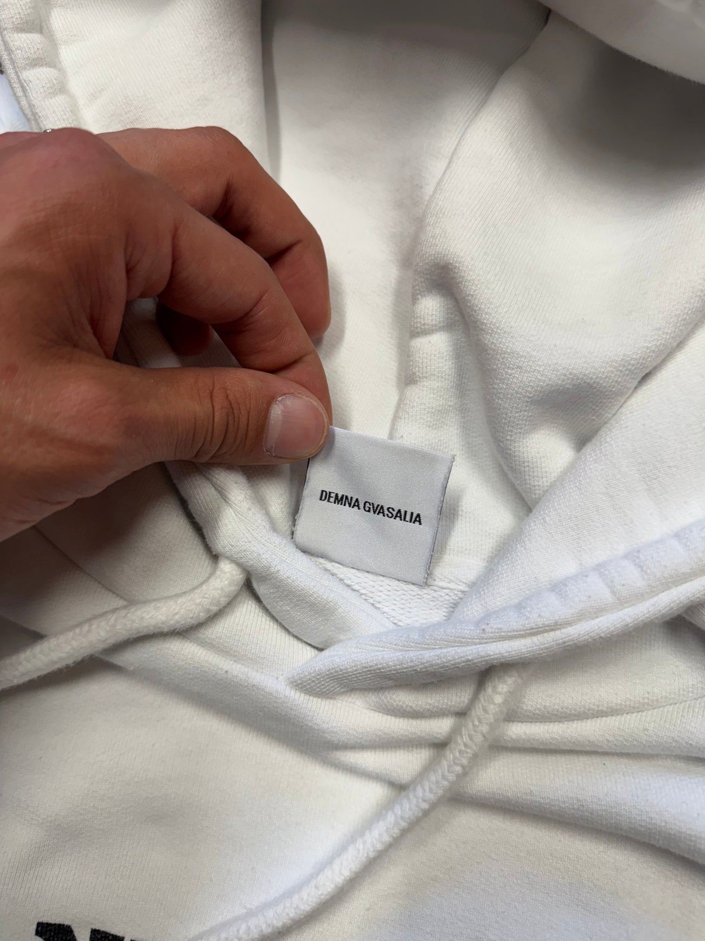 VETEMENTS AW17 ANTWERPEN WHITE HOODED SWEATSHIRT (S)
