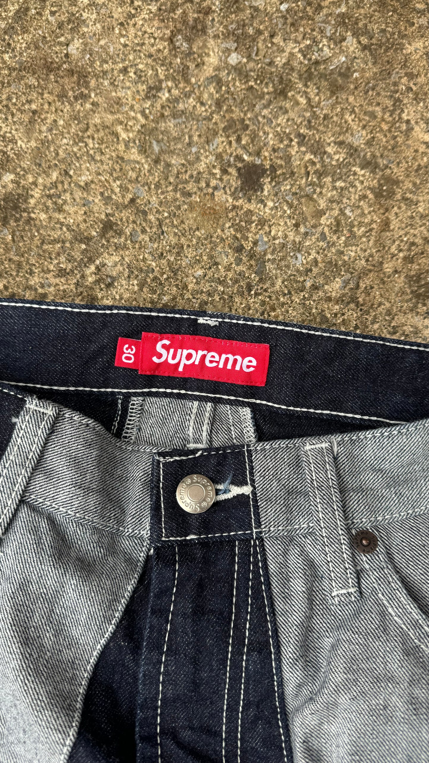 SUPREME PANELED BAGGY JEANS (30)