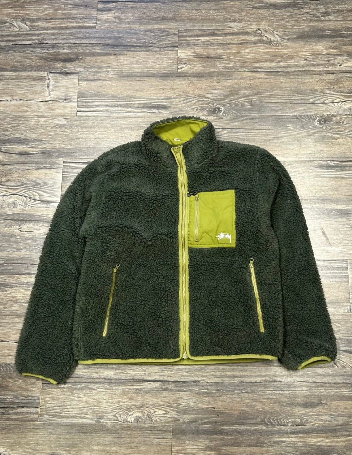 STUSSY FUZZY SHERPA REVERSIBLE JACKET (LARGE)