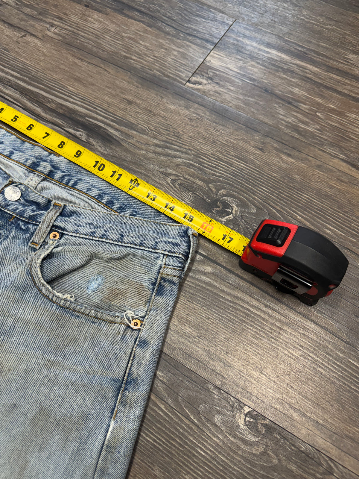 LEVI 517 DISTRESSED PATCHWORK LIGHTWASH DENIM JEANS (34)