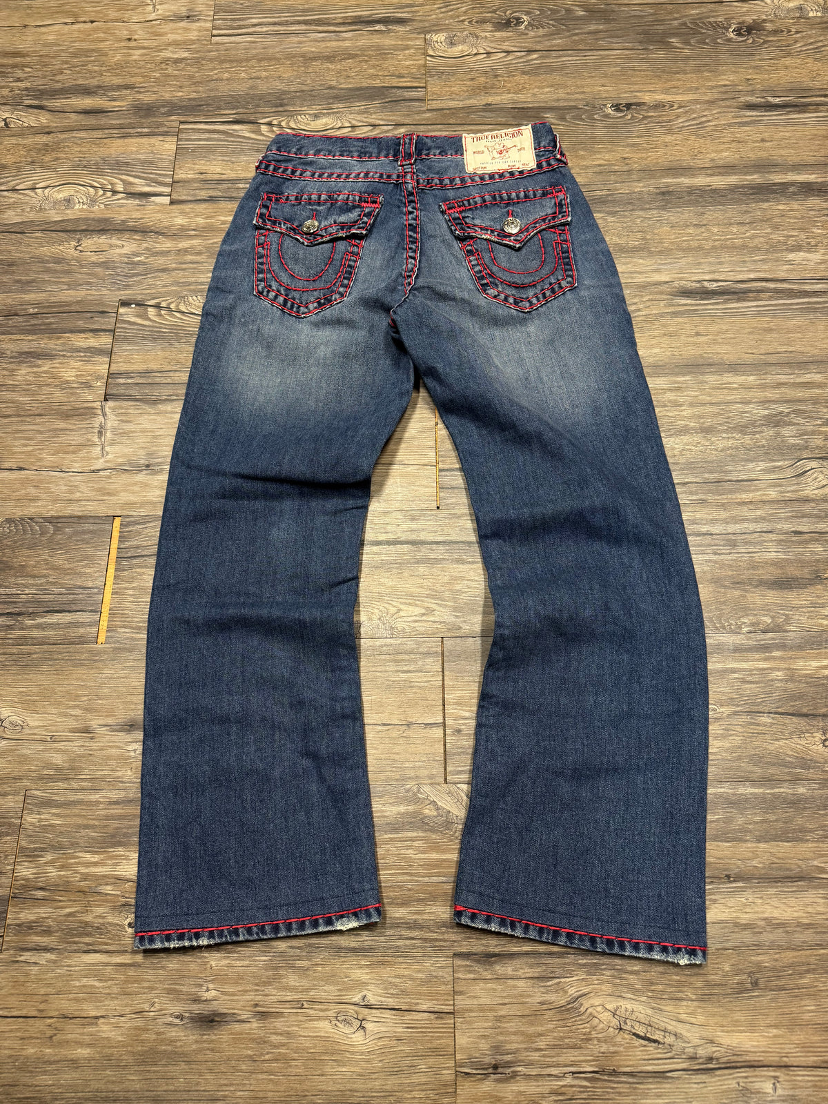 TRUE RELIGION BILLY RELAXED BOOTCUT DARKWASH JEANS (30)