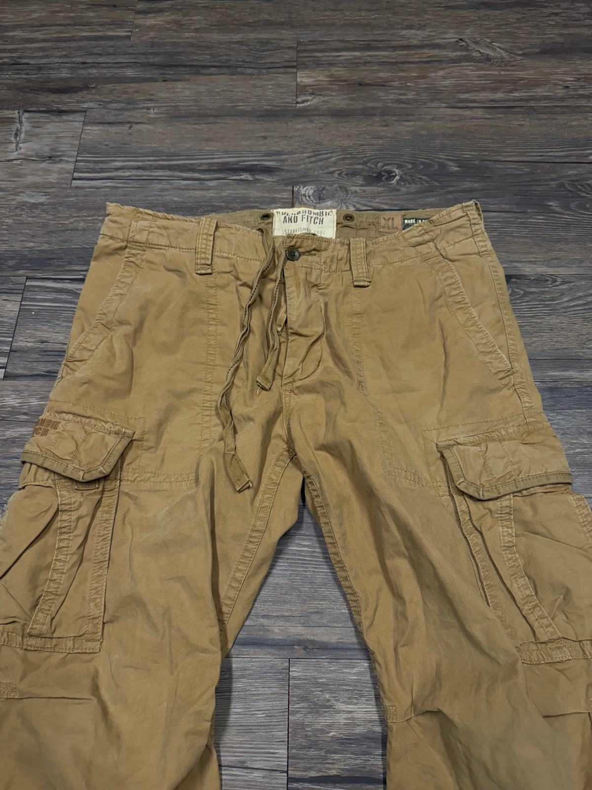ABERCROMBIE & FITCH TAN Y2K PARATROOPER CARGO PANTS (XL)