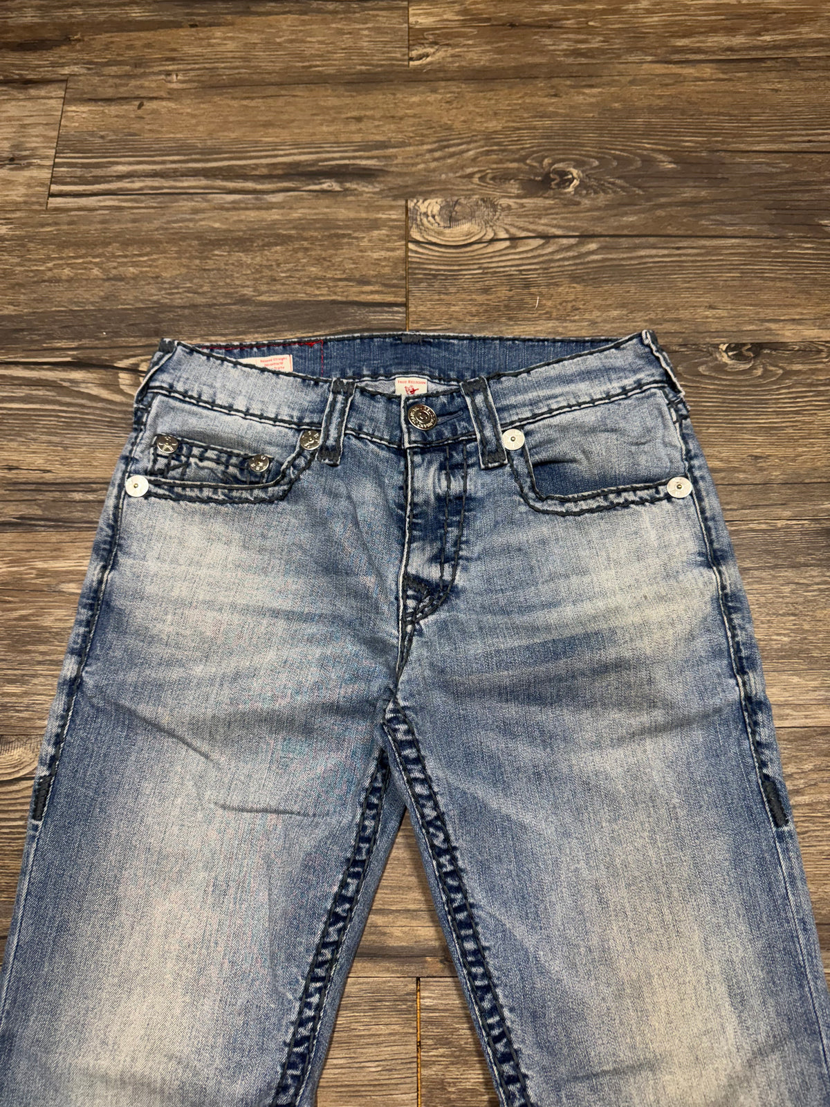 TRUE RELIGION SUPER-T STITCH FLAPLESS LIGHTWASH JEANS (31)