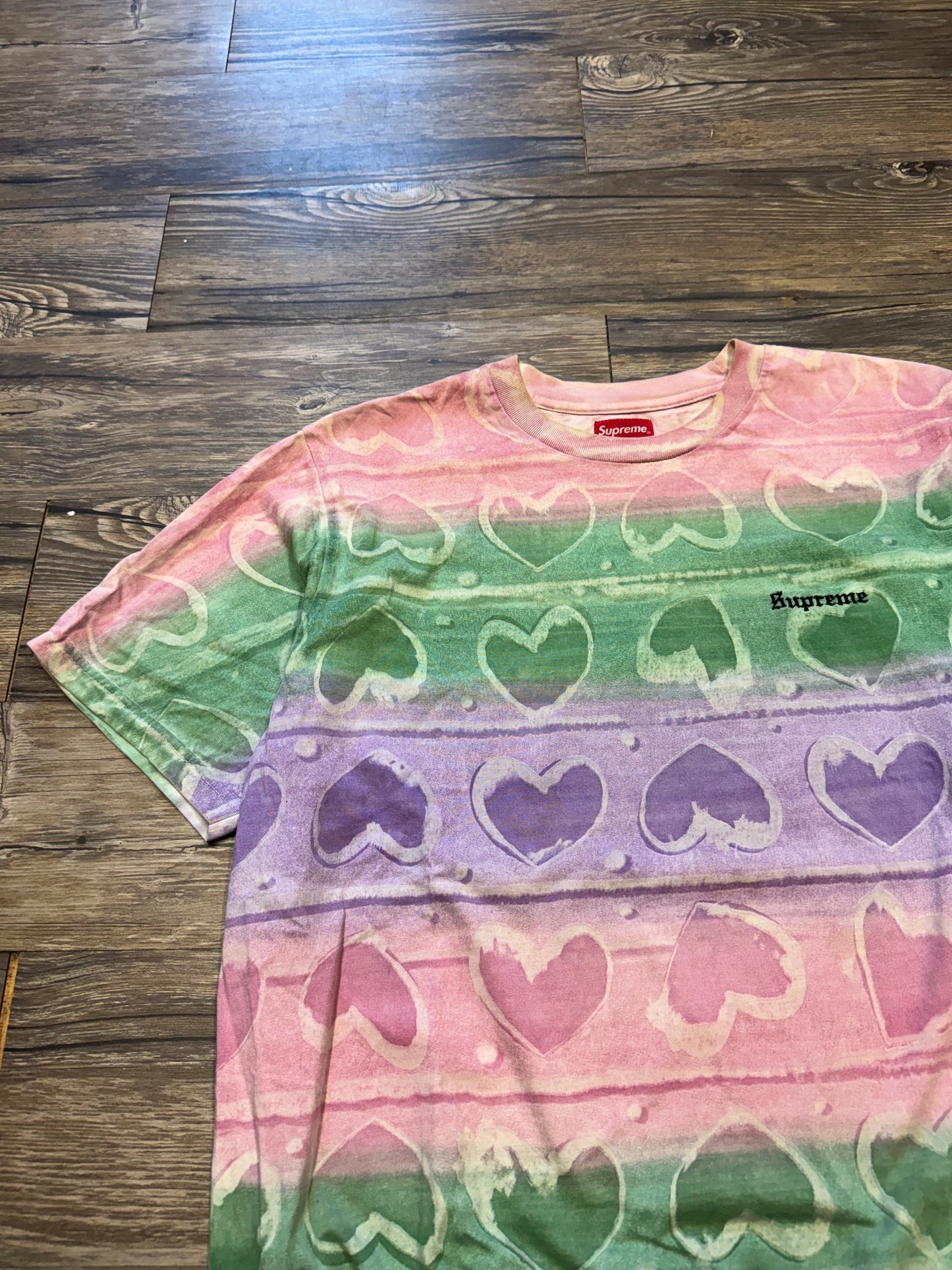 SUPREME AOP HEARTS TIE-DYE T-SHIRT (L)