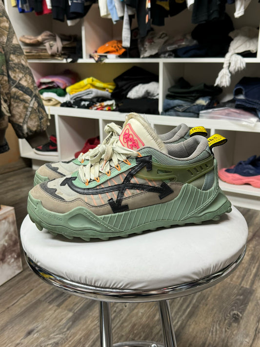 OFF-WHITE RUNNERS (11.5)