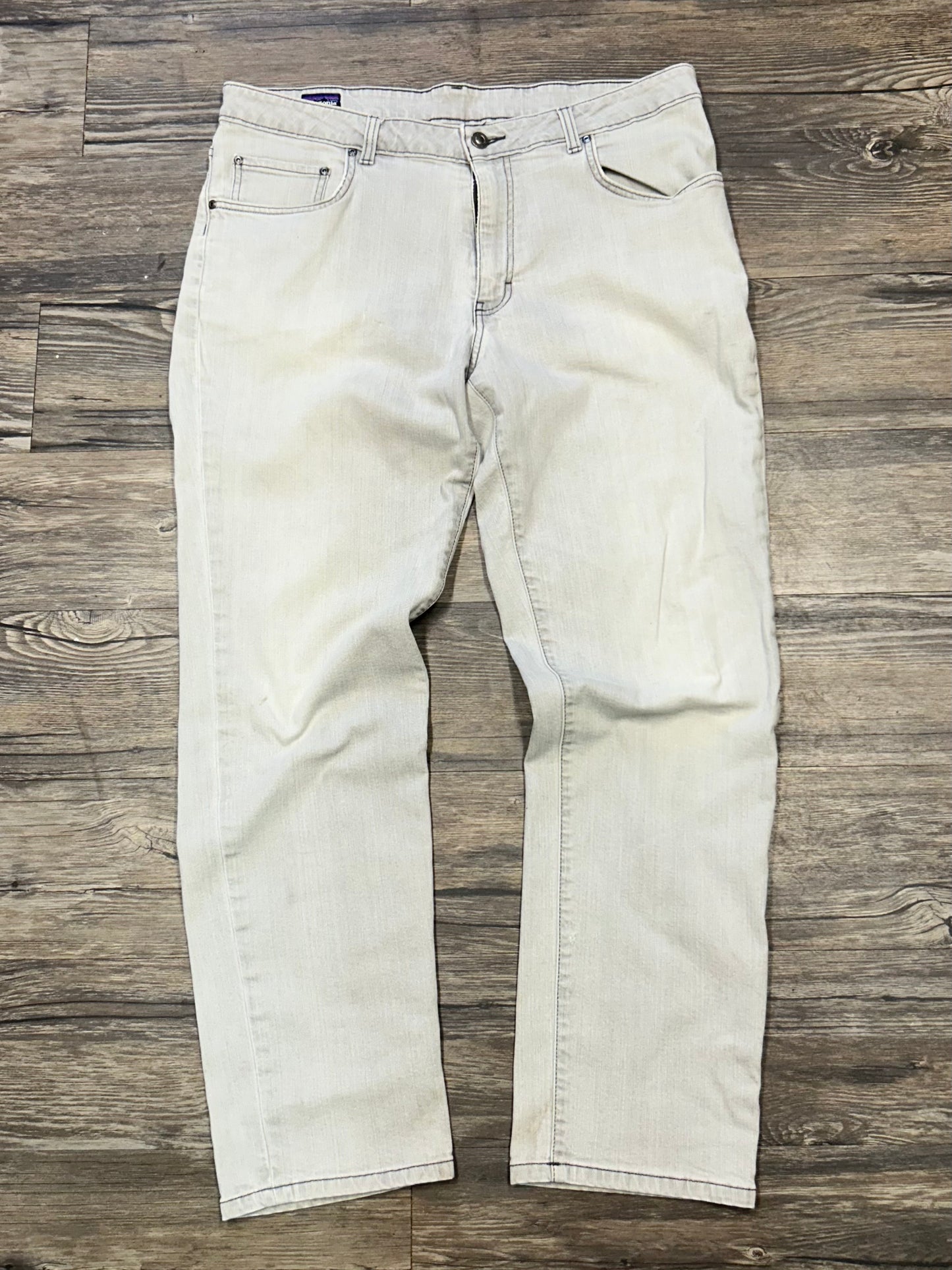 PATAGONIA OFF WHITE PANTS (38)