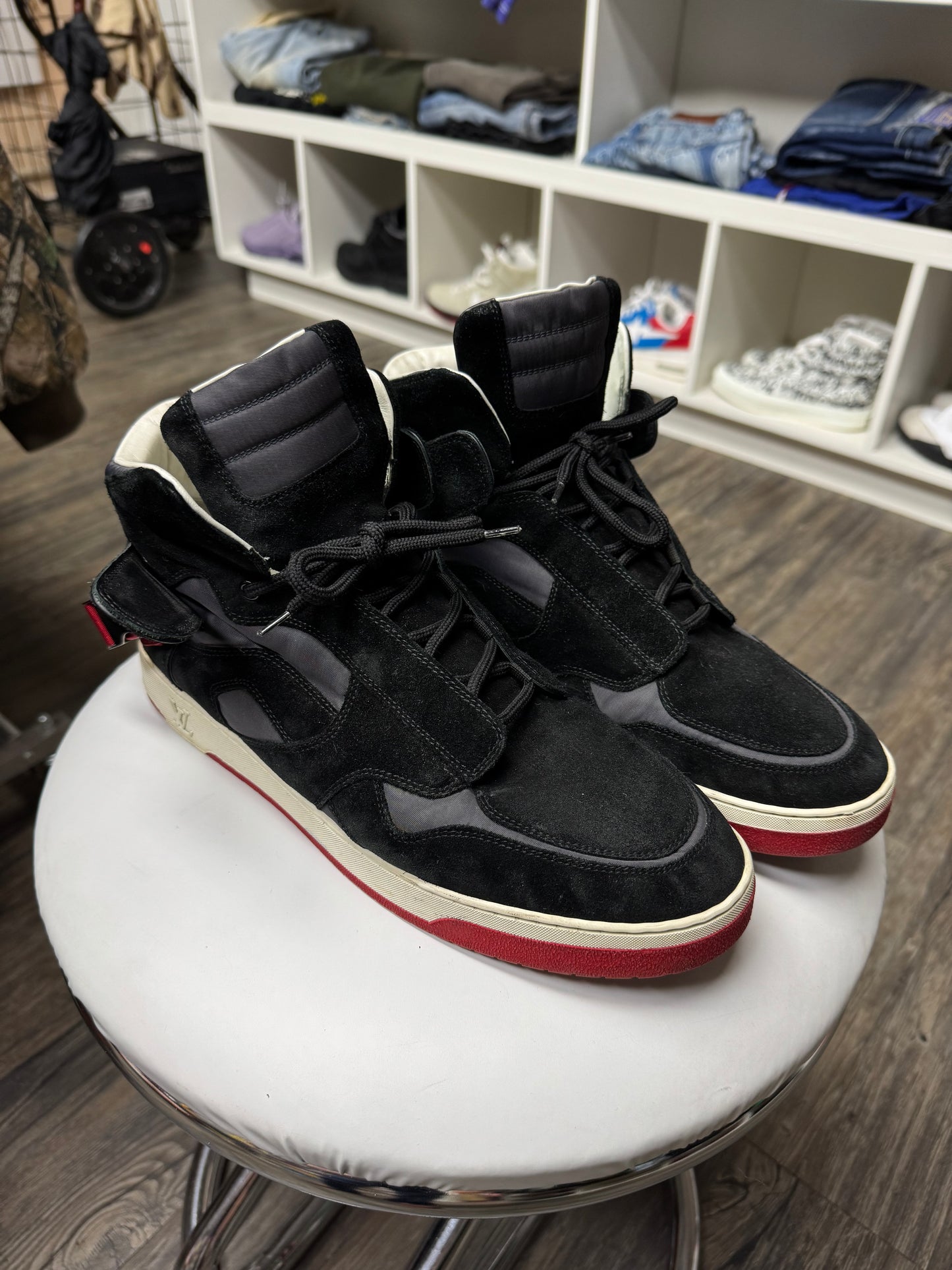 LOUIS VUITTON BLACK BASKETBALL SNEAKER (9.5)