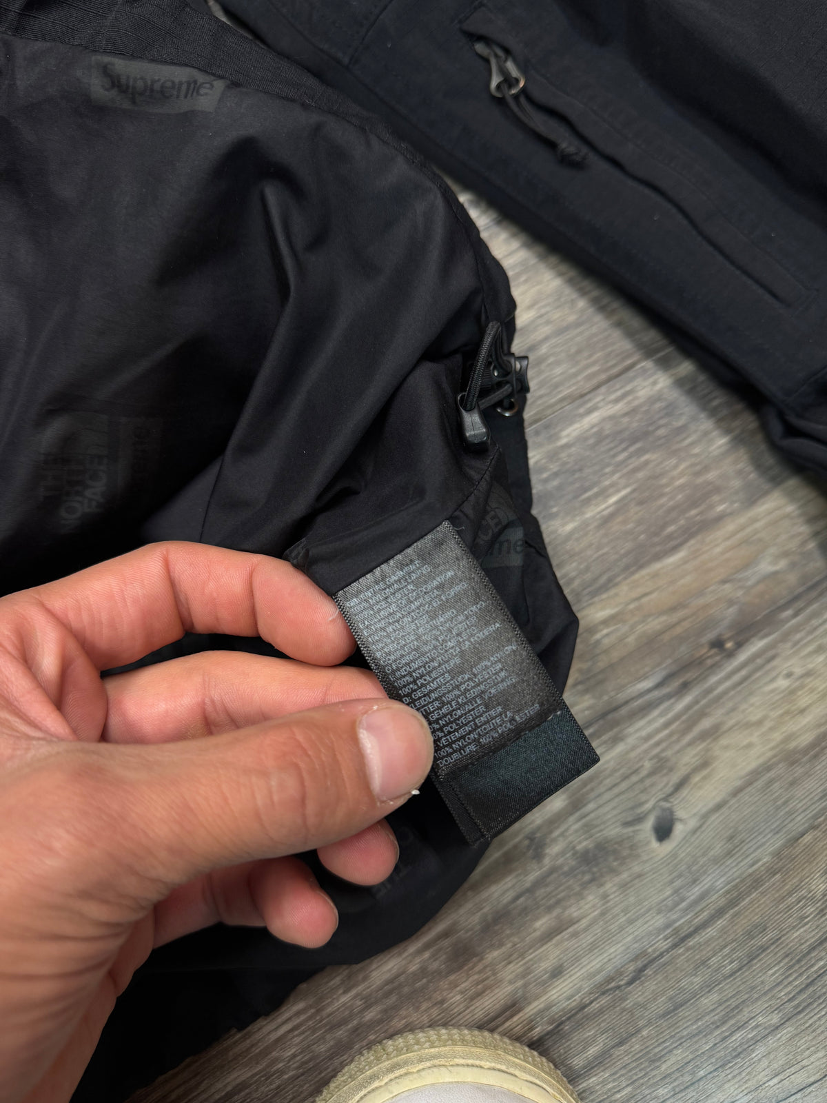 SUPREME X CORDURA FW/18 FACE EXPEDITION GORETEX BLACK ZIP UP JACKET (L)