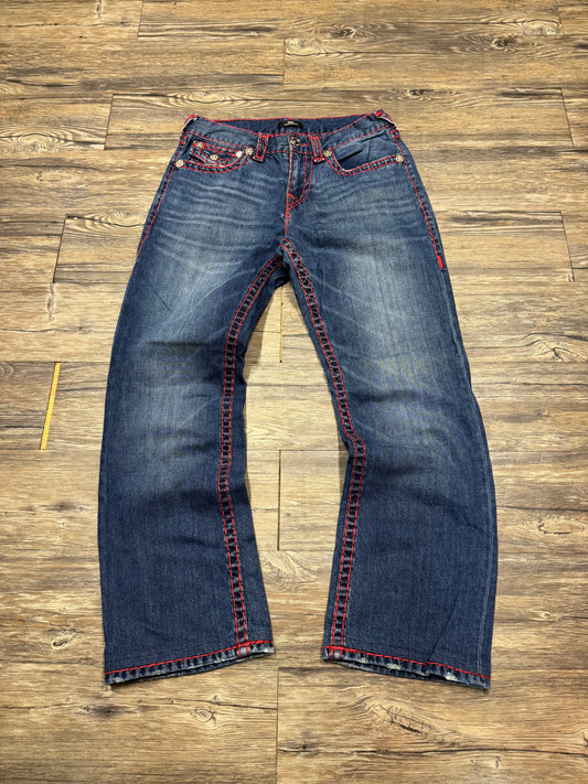 TRUE RELIGION BILLY RELAXED BOOTCUT DARK WASH RED STITCH JEANS (30)