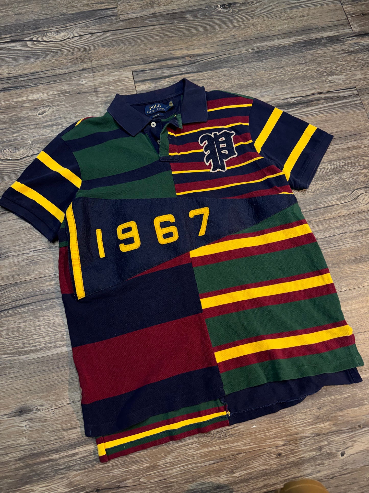 POLO RALPH LAUREN PATCHWORK FLAG POLO (L)