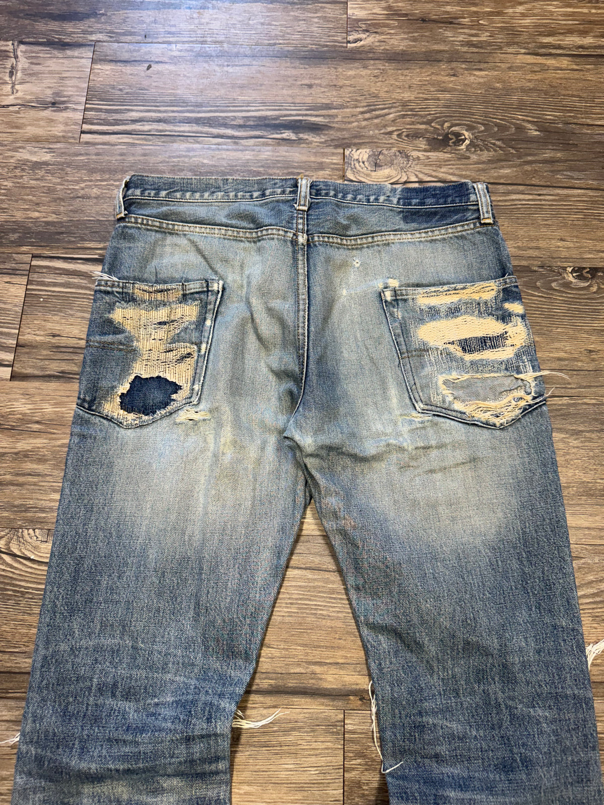 UNDERCOVER ‘BAD APPLE’ DISTRESSED DENIM JEANS (3)