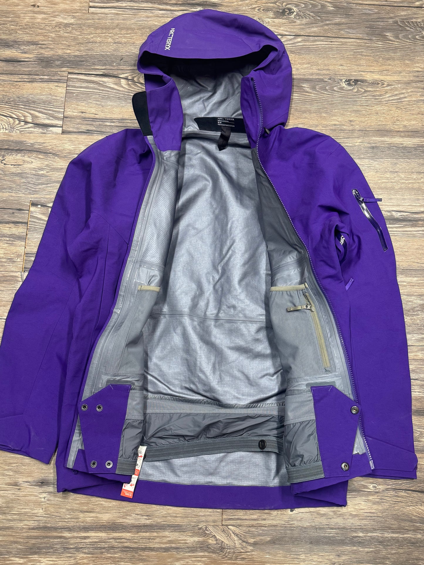 ARCTERYX ZIP-UP JACKET (SMALL)