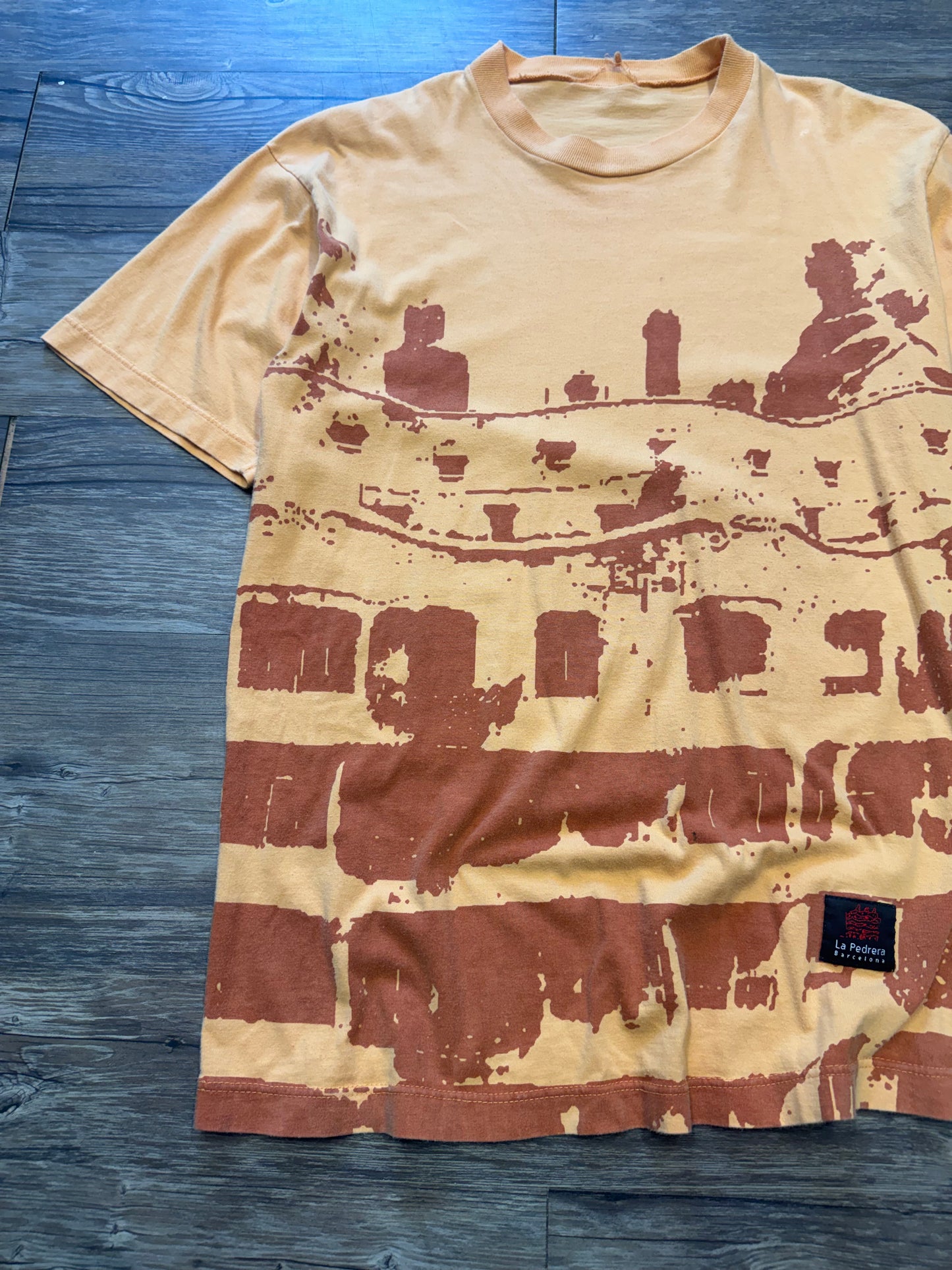 2000’s BARCELONA AOP GRAPHIC T-SHIRT (M)