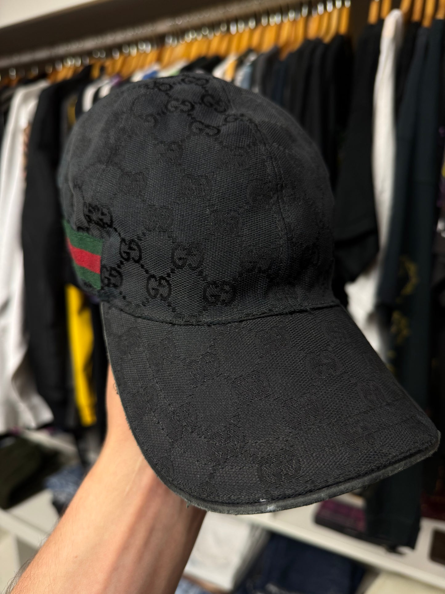 GUCCI MONOGRAM BLACK BASEBALL CAP (M)