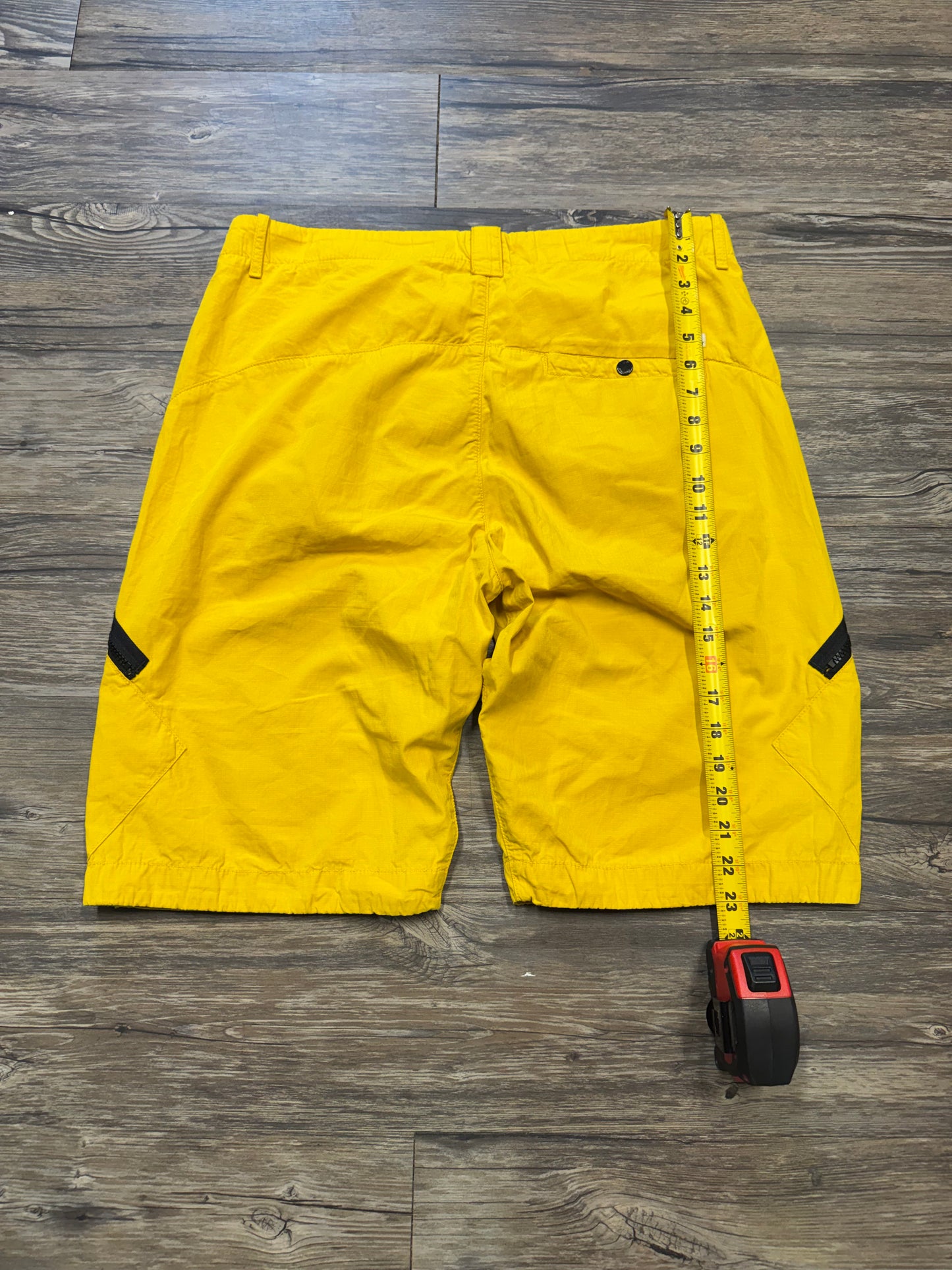 CP COMPANY RIPSTOP BERMUDA CARGO SHORTS (34)