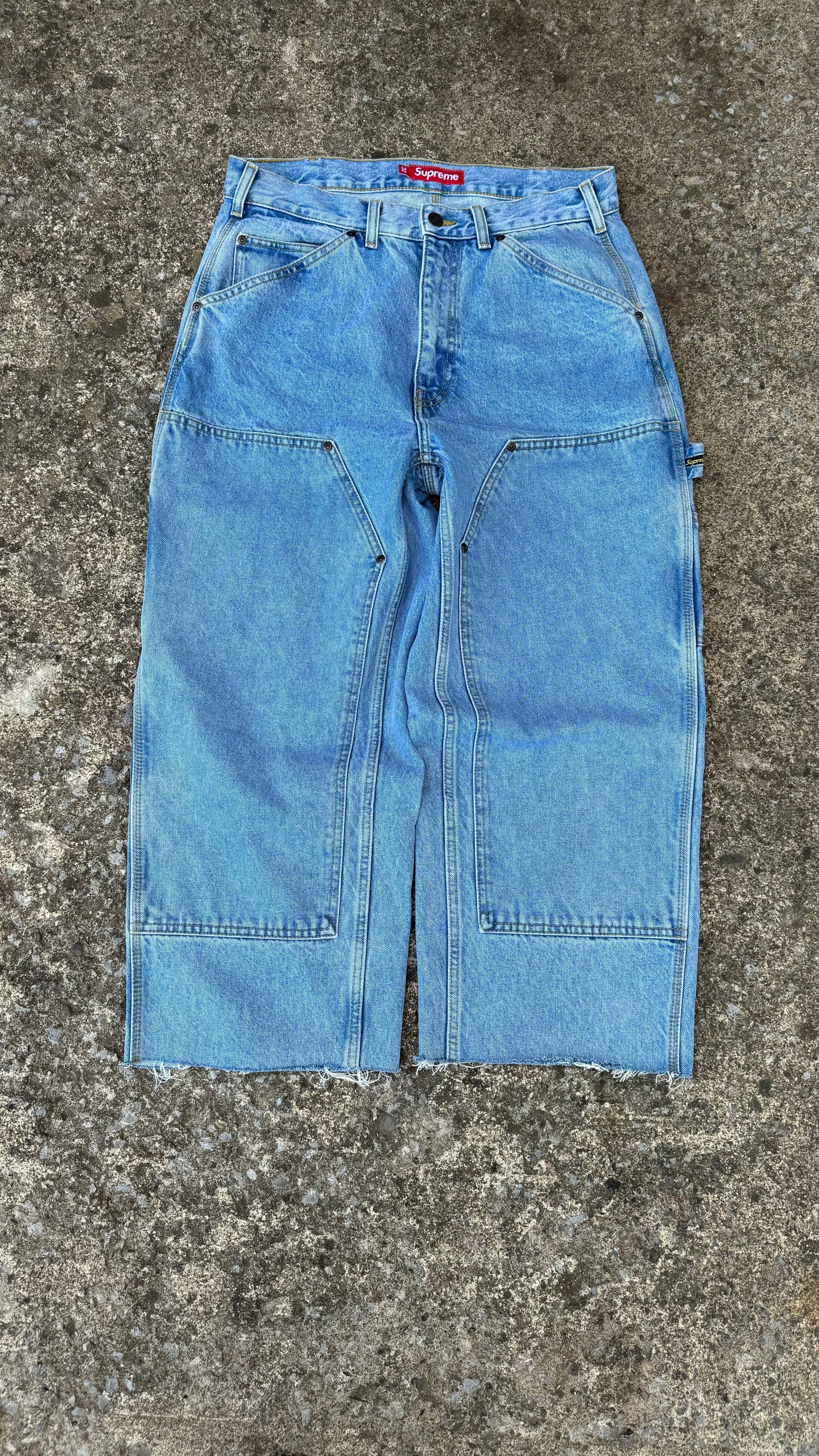 SUPREME DOUBLE KNEE LIGHTWASH DENIM (32)