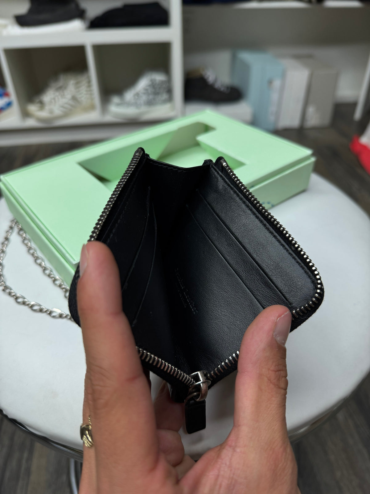 OFF WHITE CHAIN WALLET (OS)