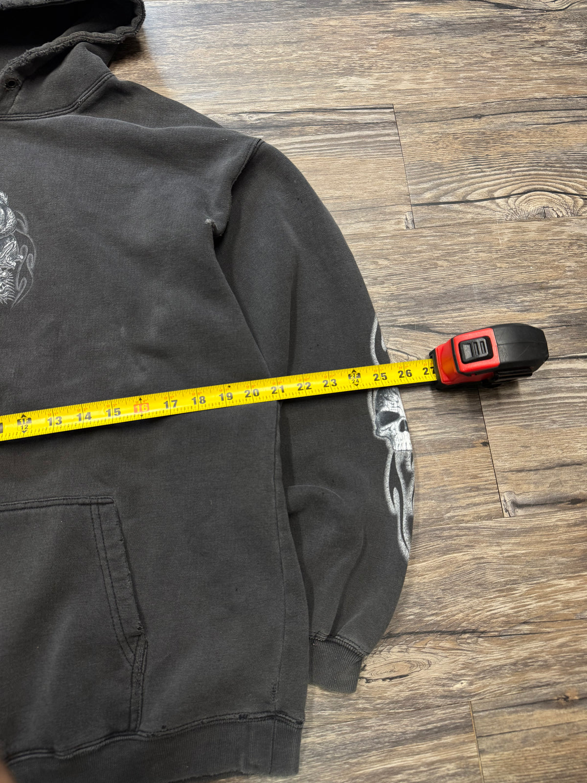 TOP HEAVY FADED & DISTRESSED SKULLY HOODIE (L)