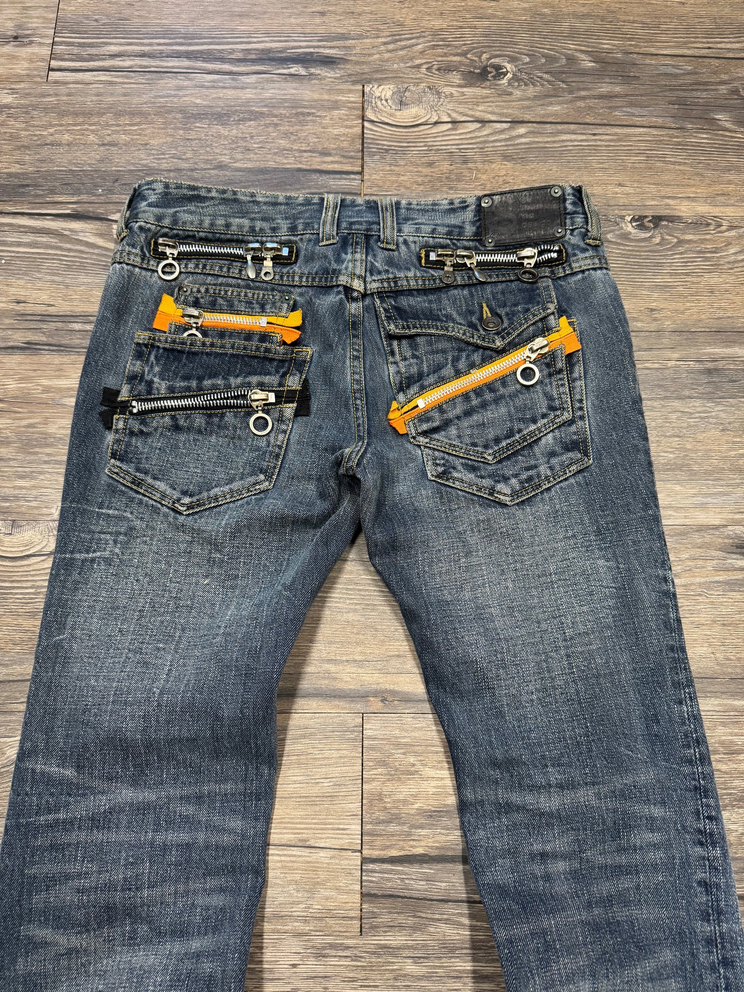 Y2K UTILITY ZIPPER BOOTCUT DENIMS (33)