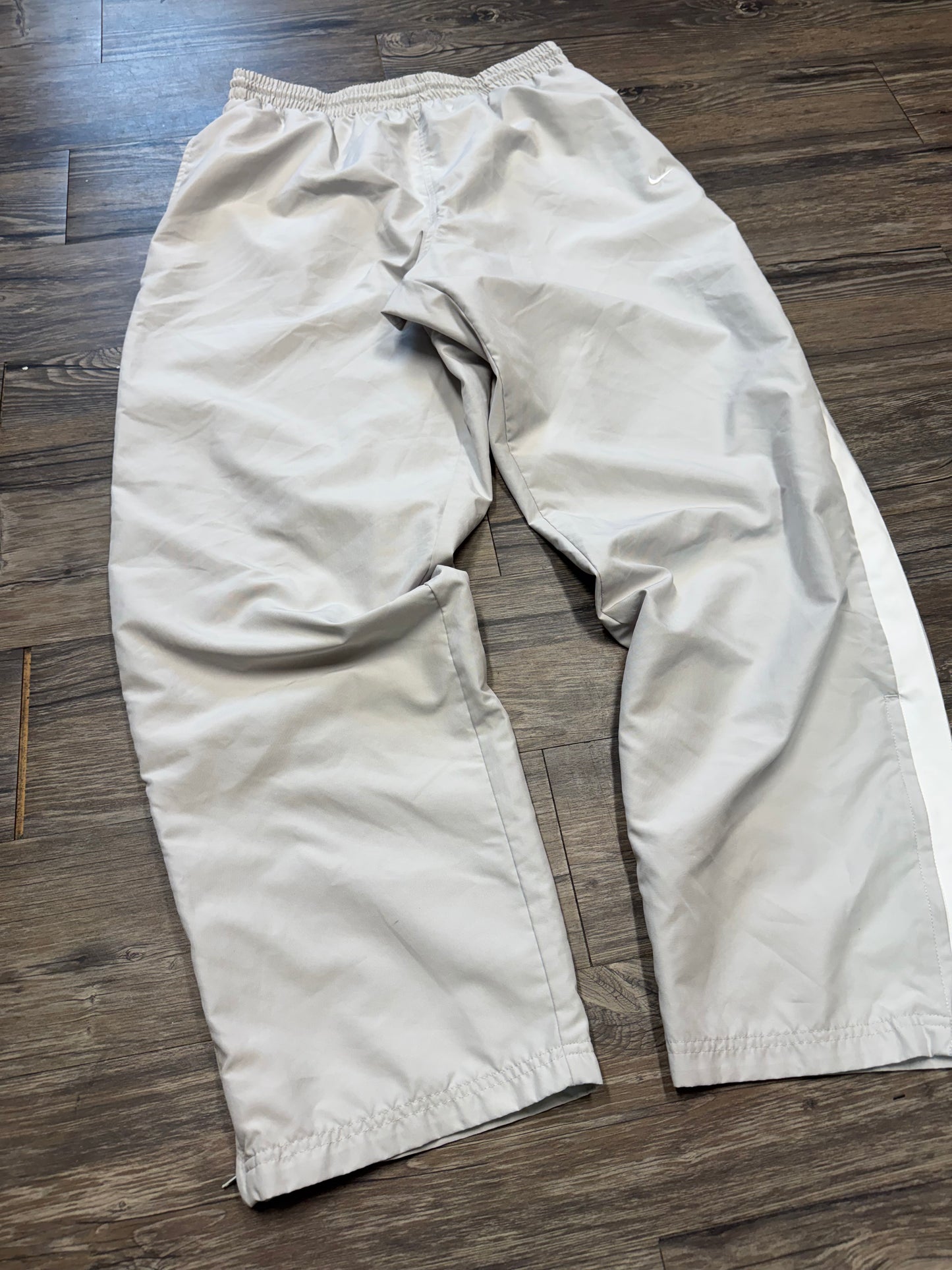 NIKE WOVEN VINTAGE TRACK PANTS STRIPED LEG (XL)