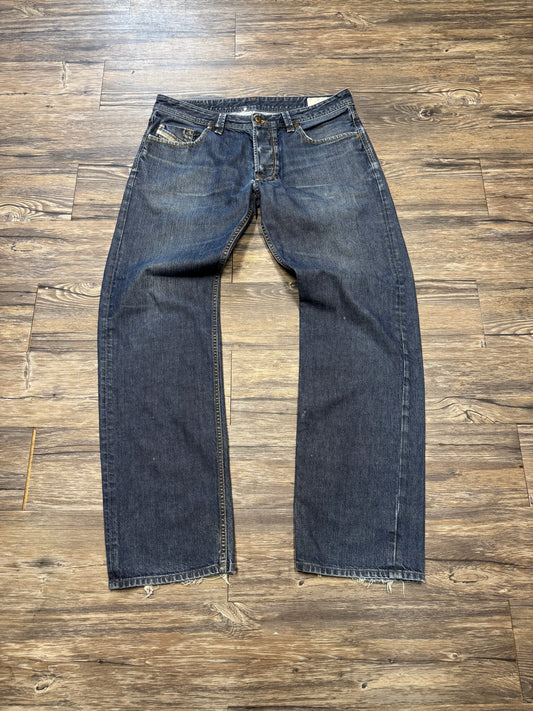 DIESEL DARK BLUE WASHED FLARE JEANS (36)
