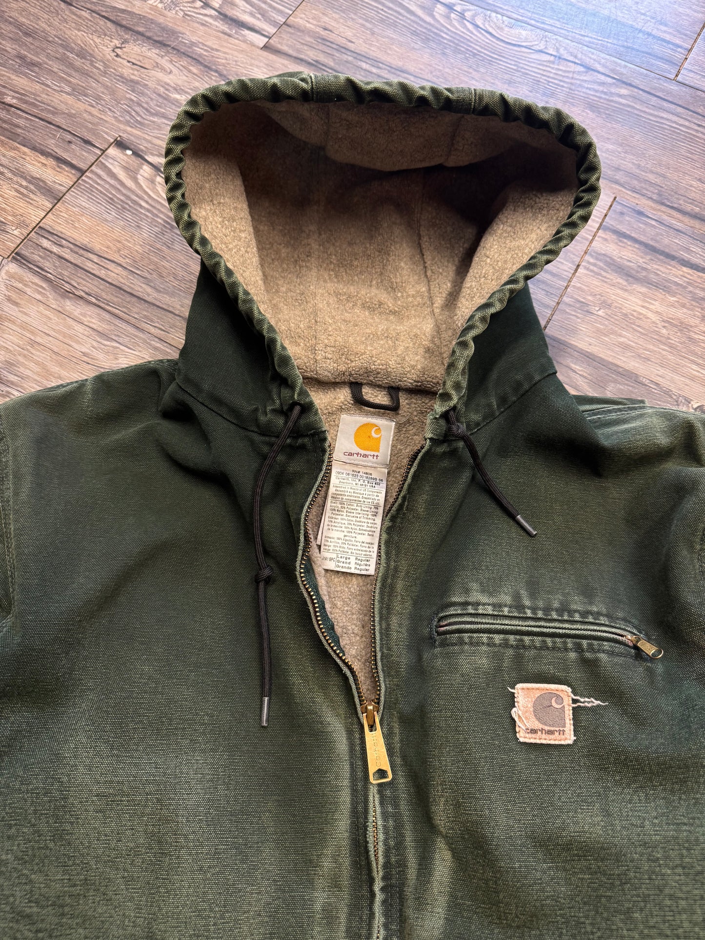 VINTAGE GREEN CARHARTT SHEARLING LINED HOODED JACKET (L)