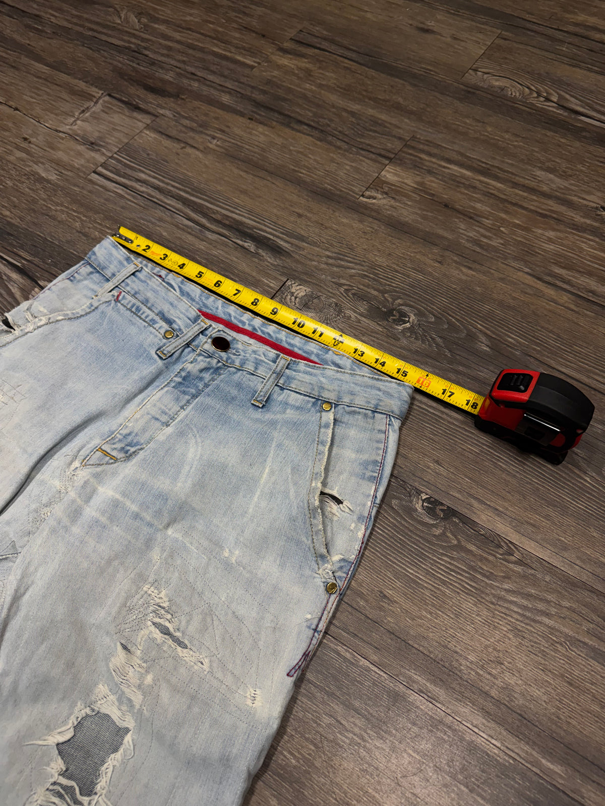 LEVIS ENGINEERED REPAIRED LIGHTWASH BOOTCUT JEANS (31)