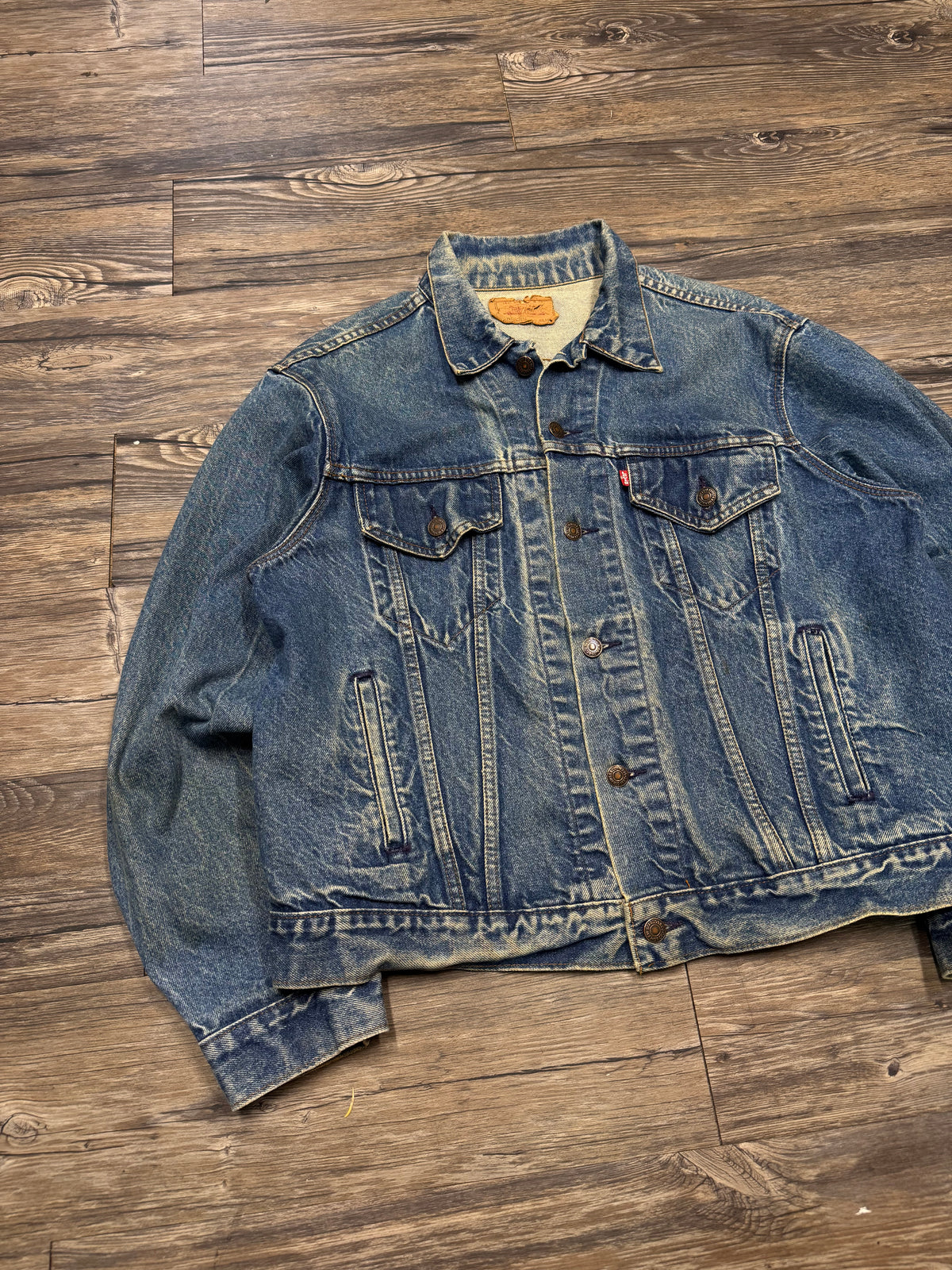 LEVI'S VINTAGE DENIM TRUCKER JACKET (M)
