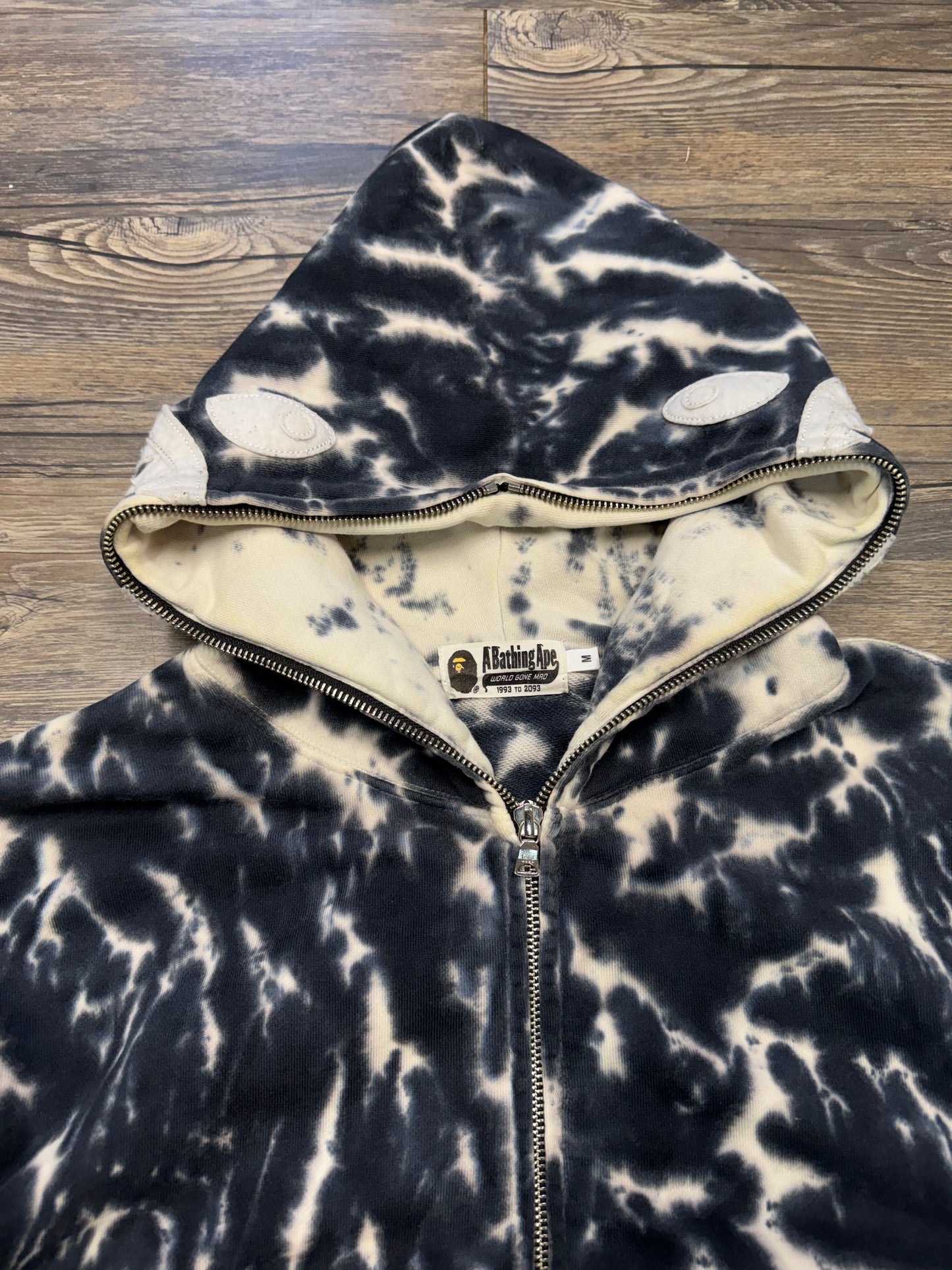 A BATHING APE TIE DYE PONR SHARK FULL ZIP HOODIE (M)